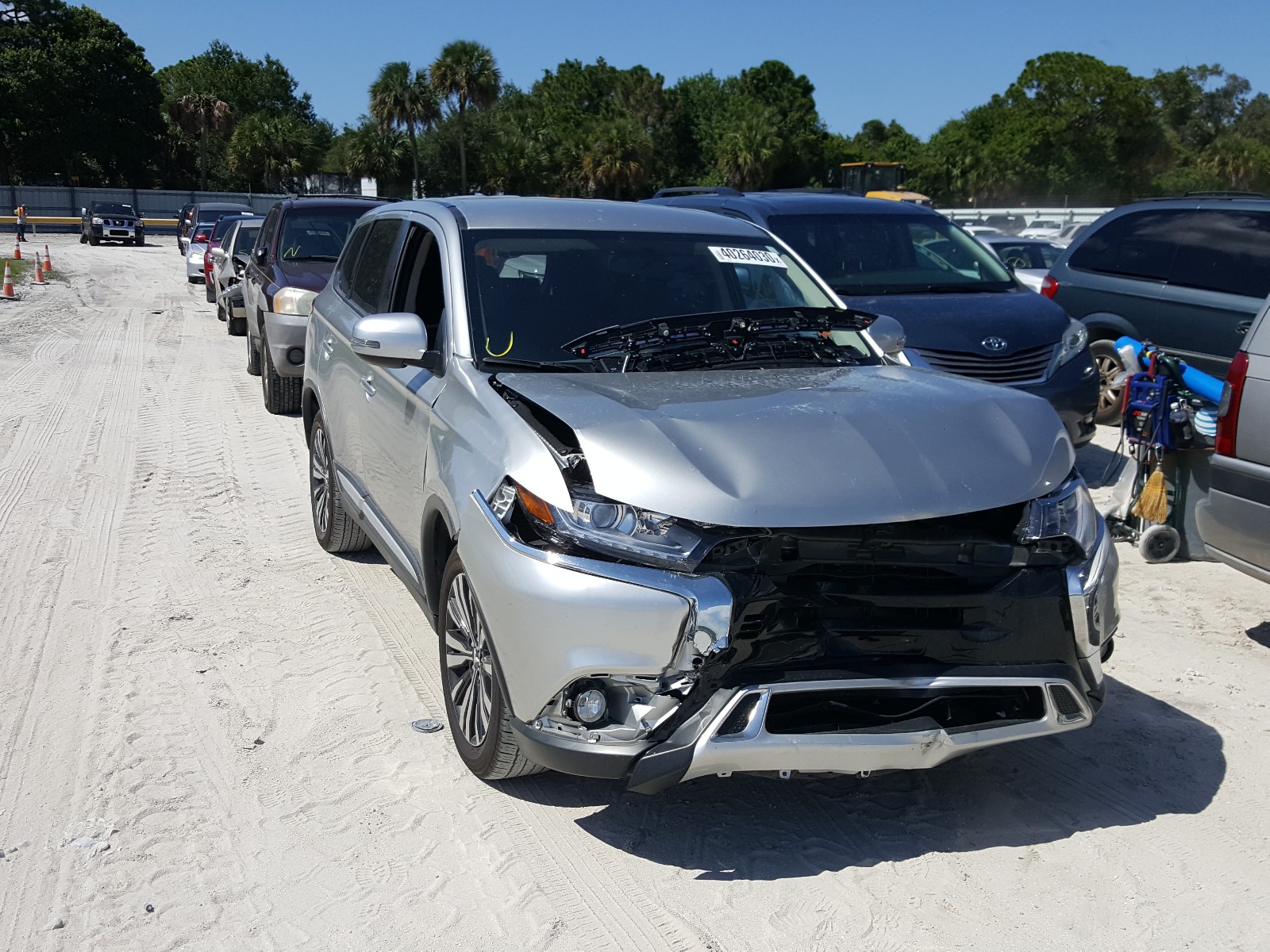 Photo 1 from auction – 2019 MITSUBISHI OUTLANDER with VIN JA4AD3A30KZ043765