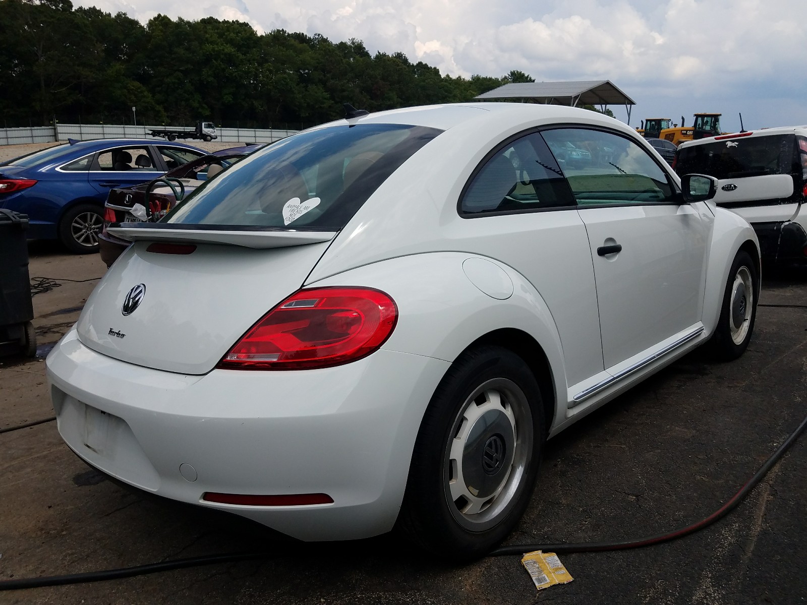 Photo 4 from auction – 2016 VOLKSWAGEN BEETLE 1.8 with VIN 3VWF17AT2GM638389