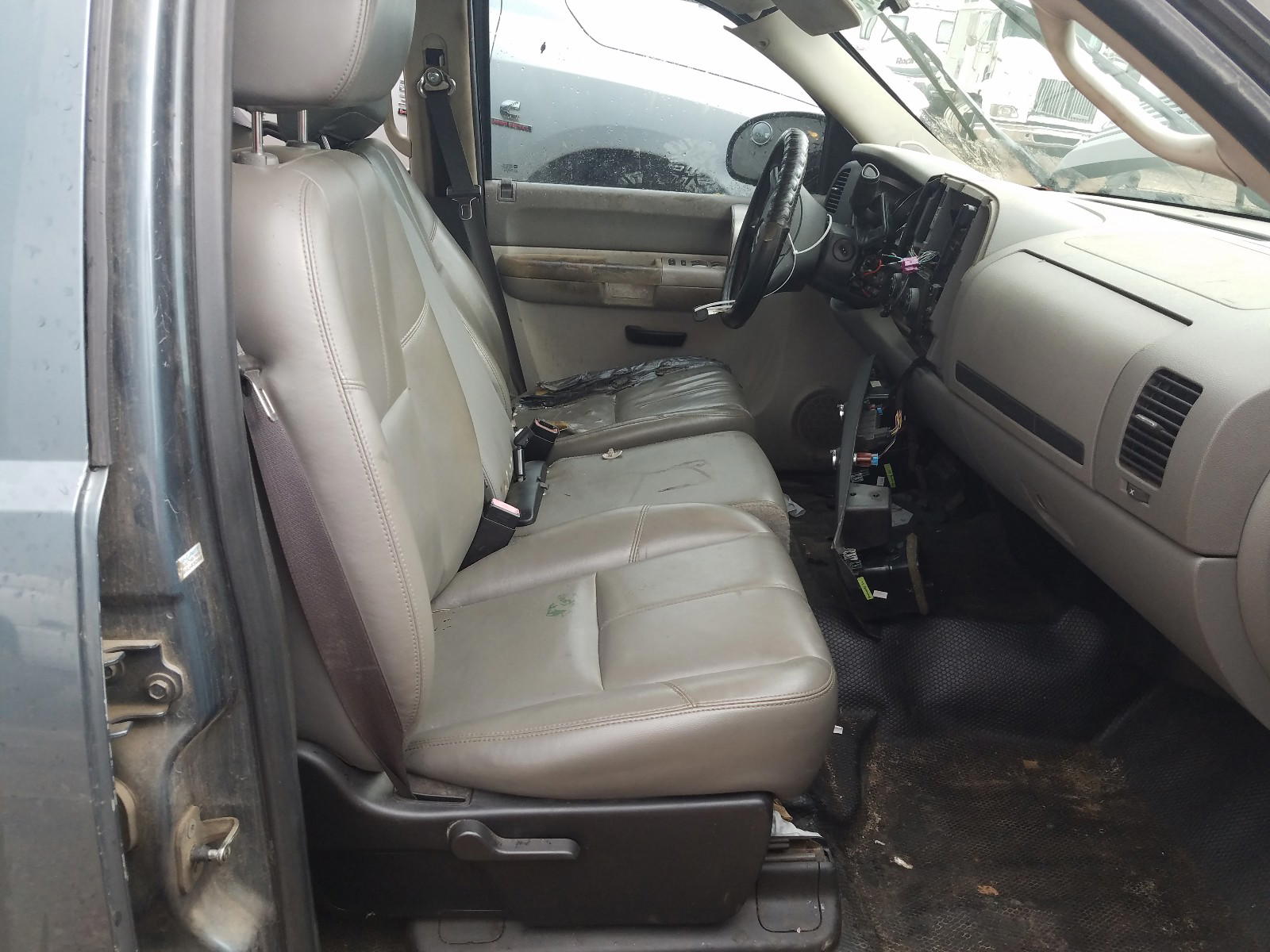 Photo 5 from auction – 2008 CHEVROLET SILVERADO with VIN 1GCJC33618F194074