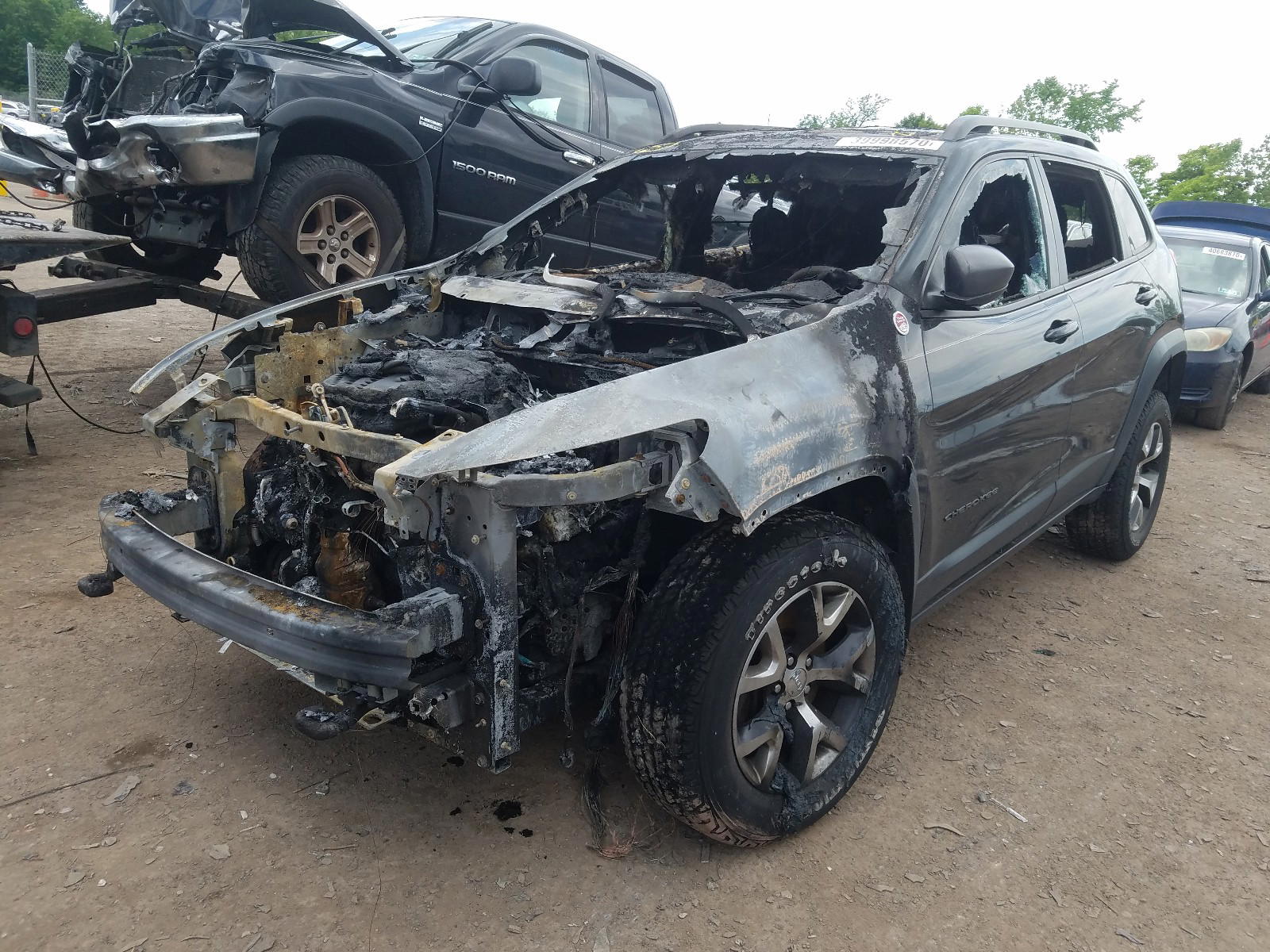 Photo 2 from auction – 2014 JEEP CHEROKEE T with VIN 1C4PJMBS3EW163280