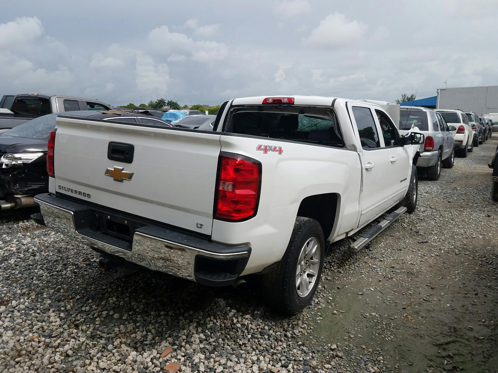 Photo 14 from auction – 2017 CHEVROLET SILVERADO with VIN 3GCUKREC7HG356908