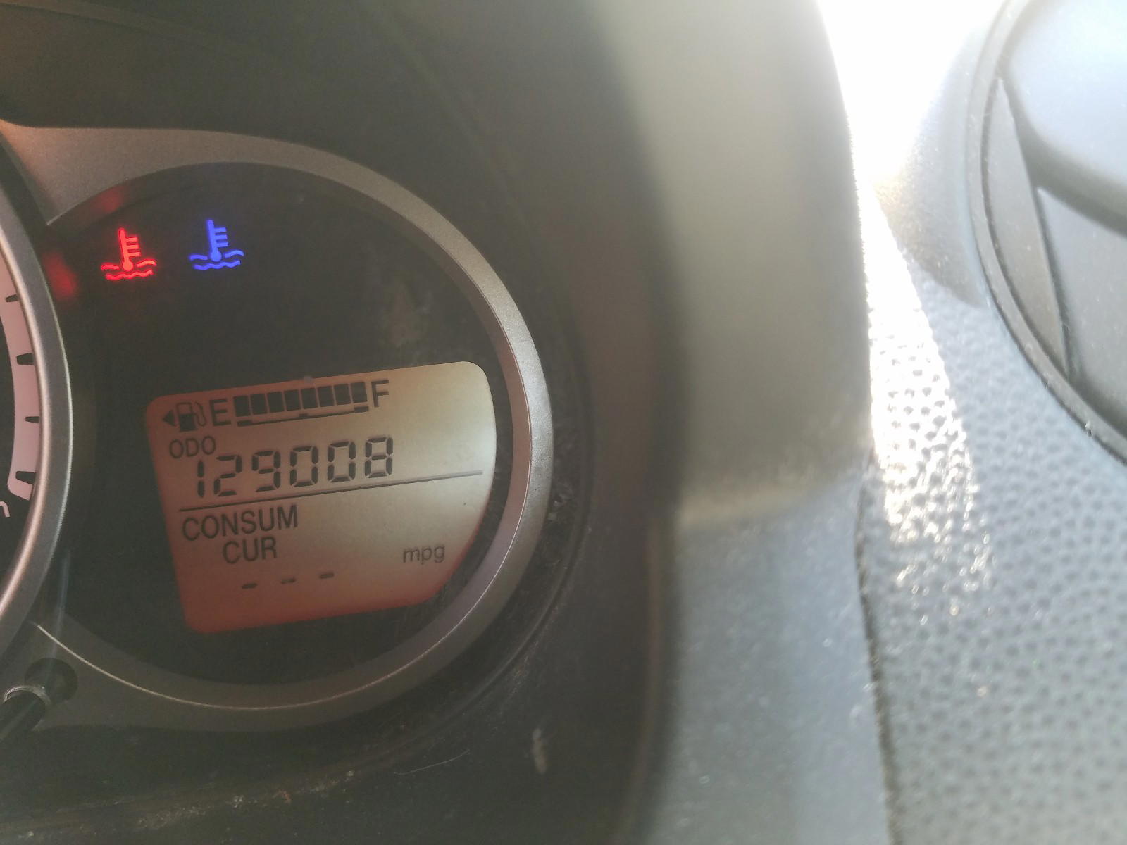Photo 8 from auction – 2013 MAZDA MAZDA2 with VIN JM1DE1LY8D0160403