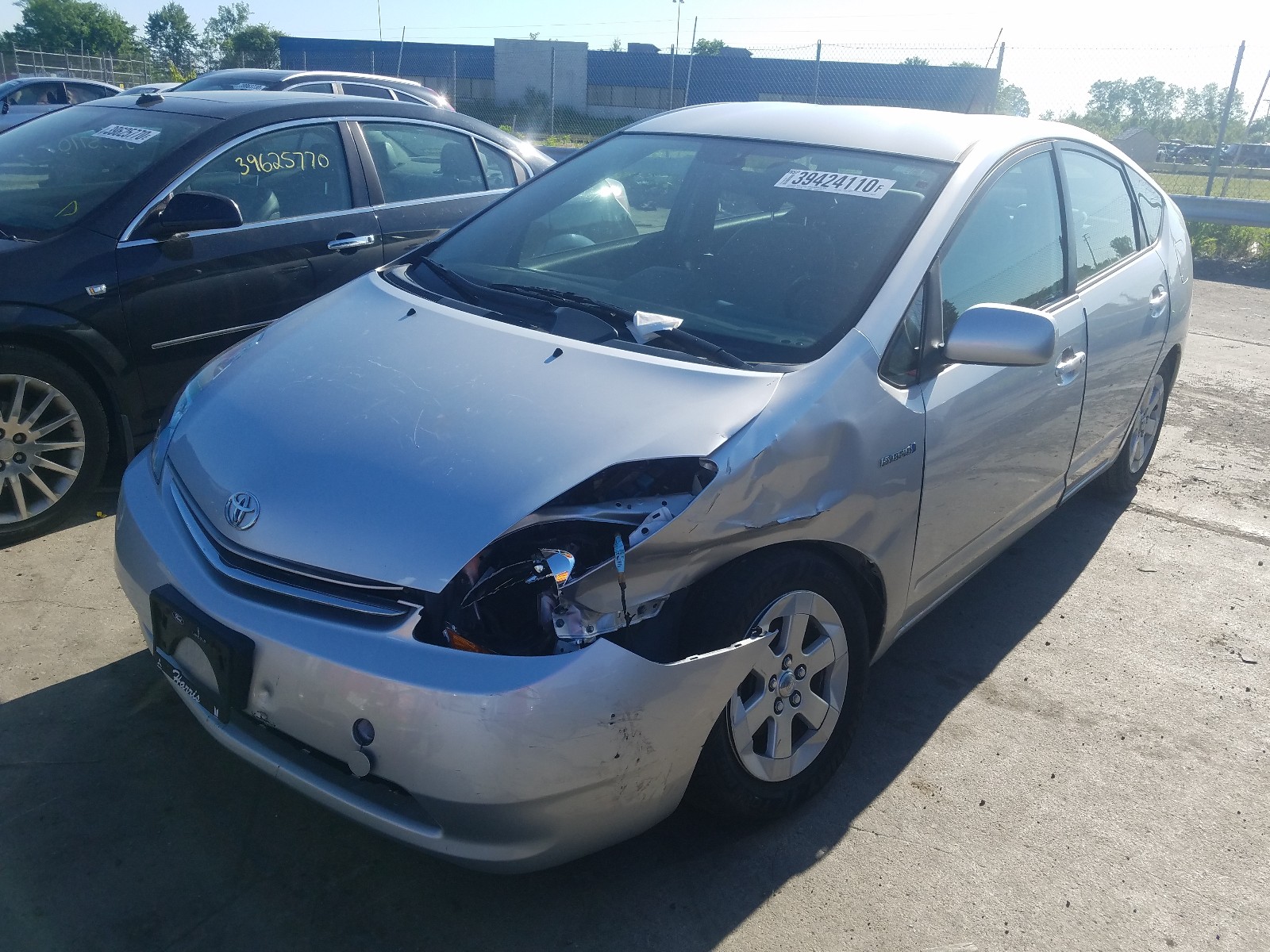 Photo 2 from auction – 2007 TOYOTA PRIUS with VIN JTDKB20U477569839