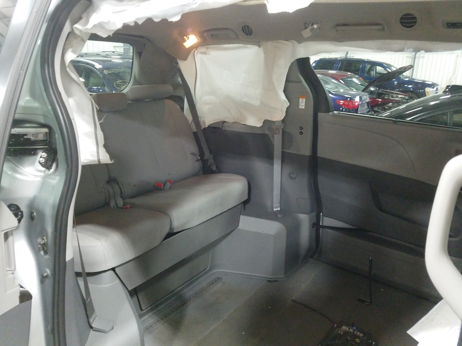 Photo 6 from auction – 2020 TOYOTA SIENNA XLE with VIN 5TDYZ3DC0LS033905