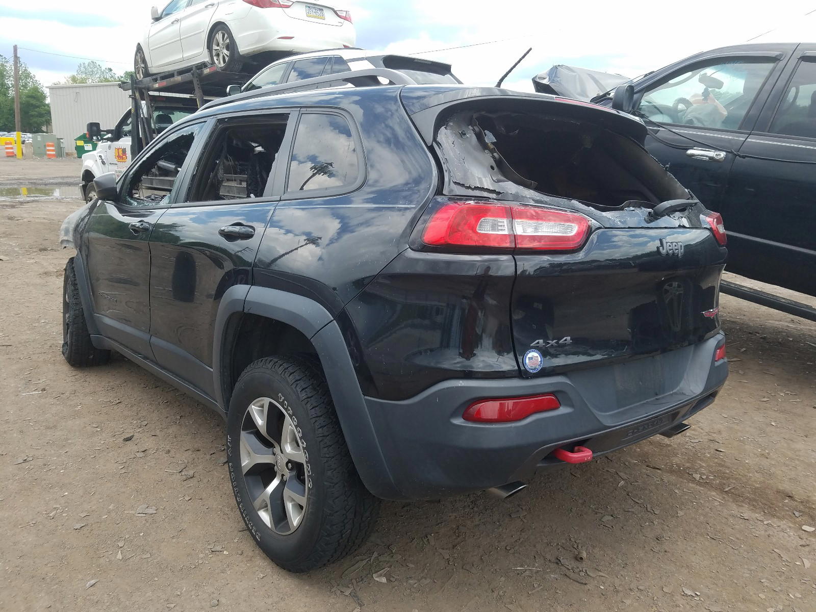 Photo 3 from auction – 2014 JEEP CHEROKEE T with VIN 1C4PJMBS3EW163280