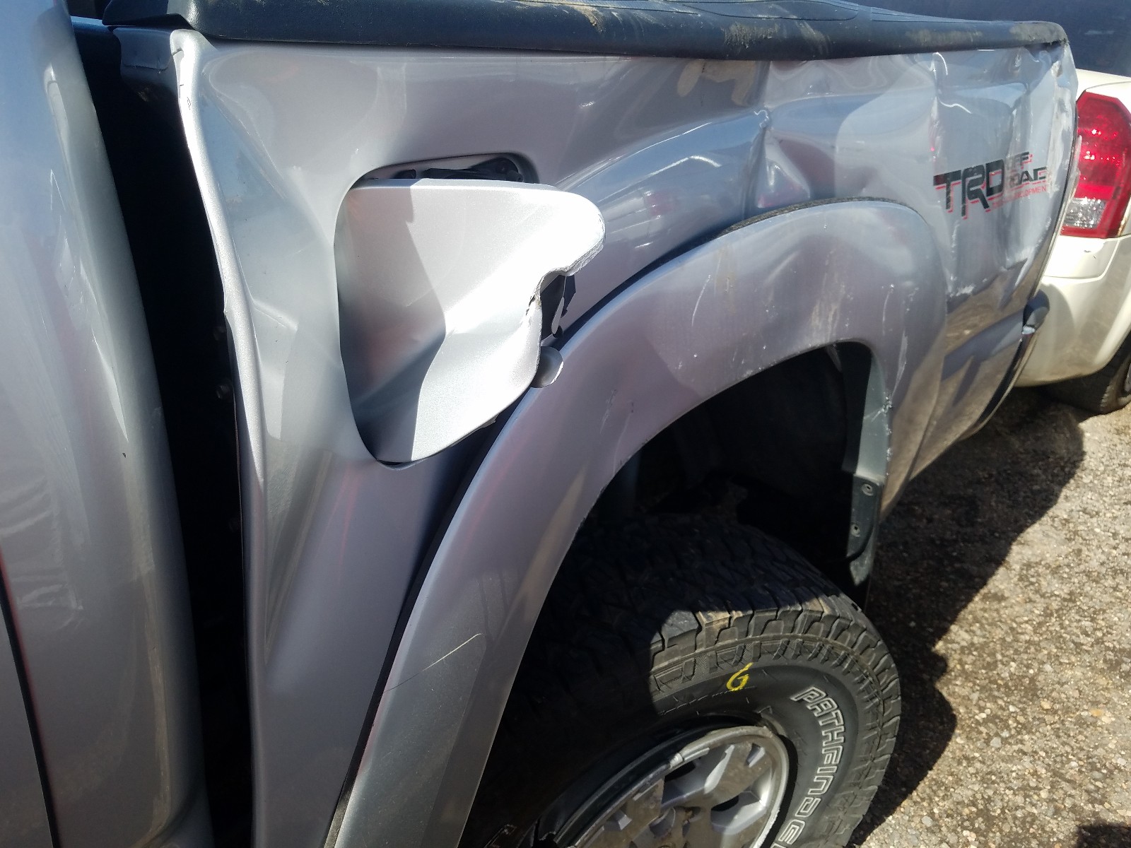 Photo 9 from auction – 2013 TOYOTA TACOMA DOU with VIN 5TFLU4EN3DX052569