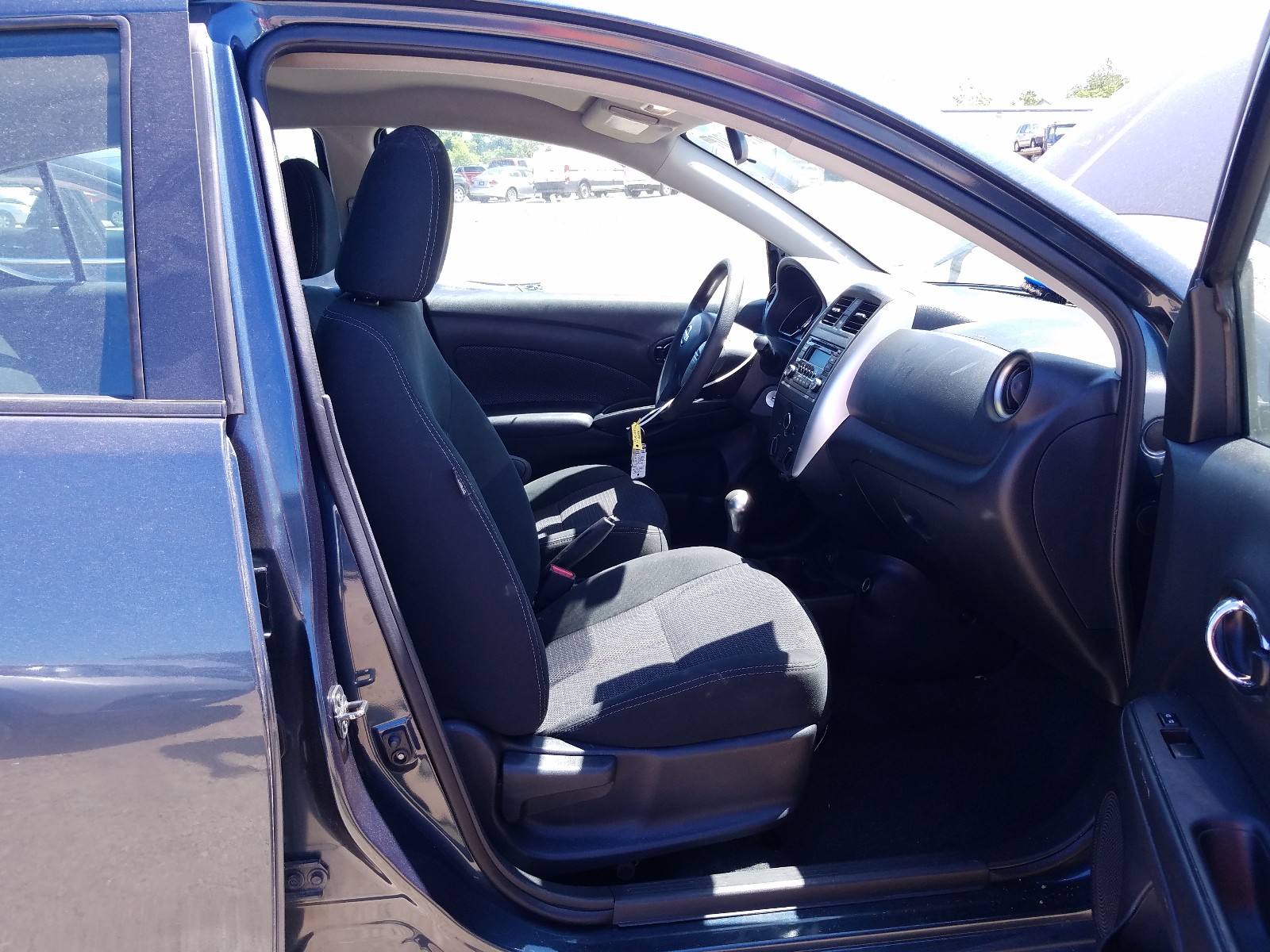 Photo 5 from auction – 2017 NISSAN VERSA S with VIN 3N1CN7APXHL843482