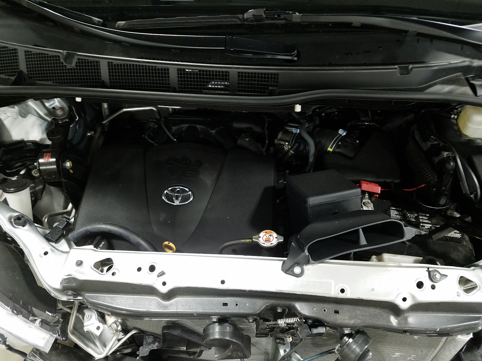 Photo 7 from auction – 2020 TOYOTA SIENNA XLE with VIN 5TDYZ3DC0LS033905