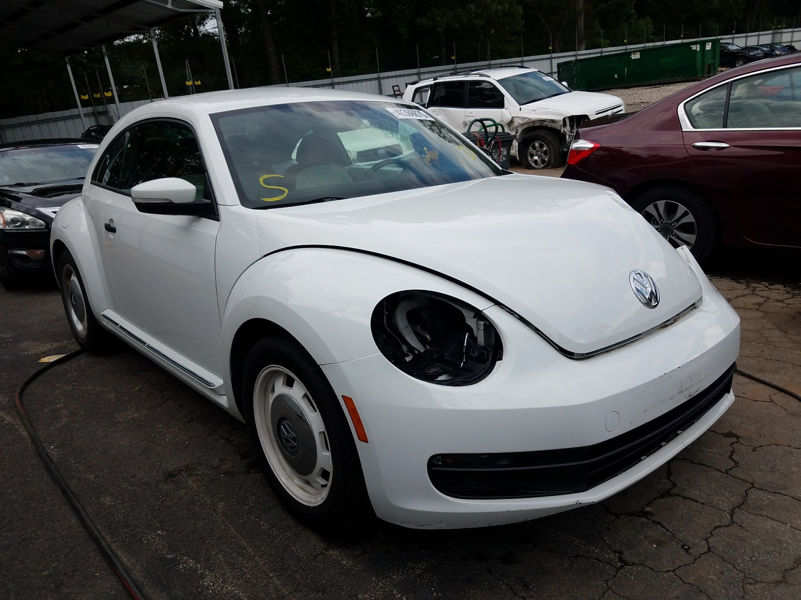 VOLKSWAGEN BEETLE 1.8 2016 with VIN 3VWF17AT2GM638389 - Photo from auction