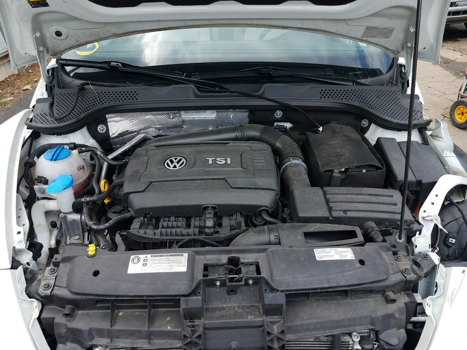 Photo 7 from auction – 2016 VOLKSWAGEN BEETLE 1.8 with VIN 3VWF17AT2GM638389