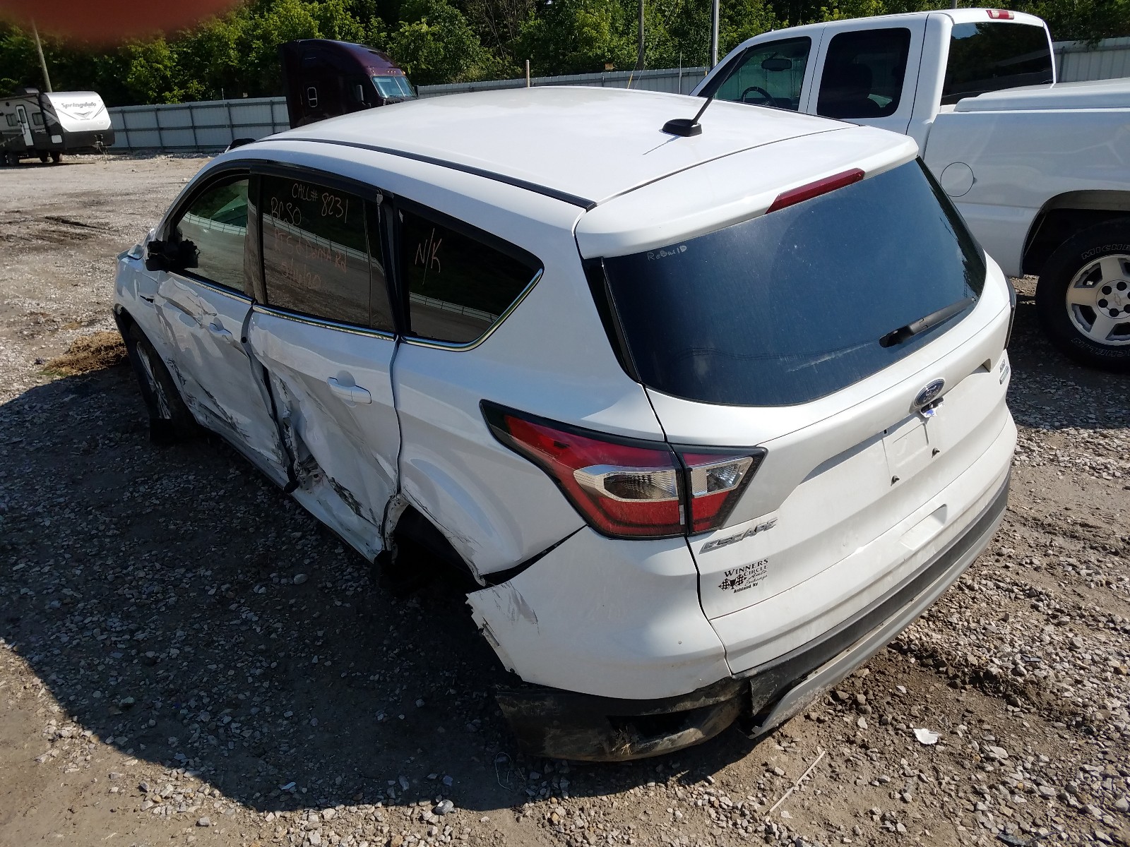 Photo 3 from auction – 2017 FORD ESCAPE SE with VIN 1FMCU9GD1HUA78950