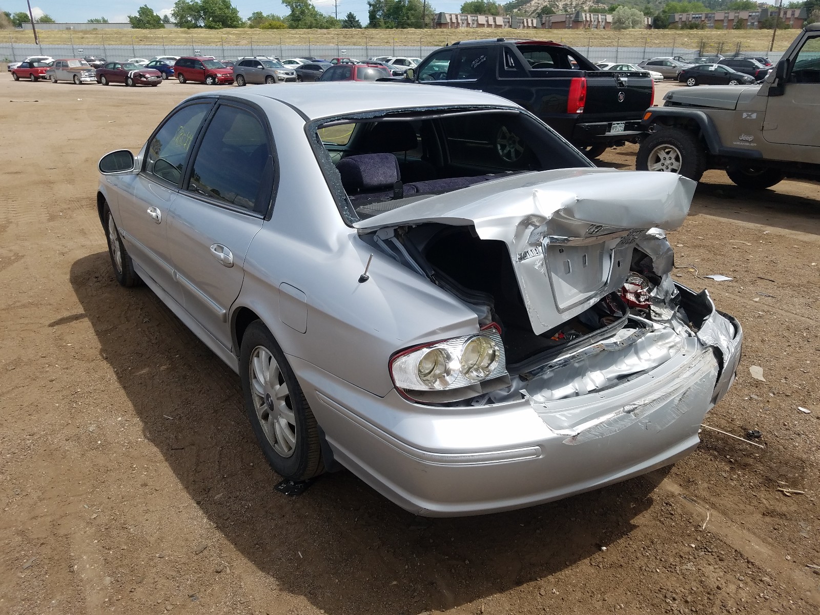 Photo 3 from auction – 2002 HYUNDAI SONATA GLS with VIN KMHWF35H22A727691