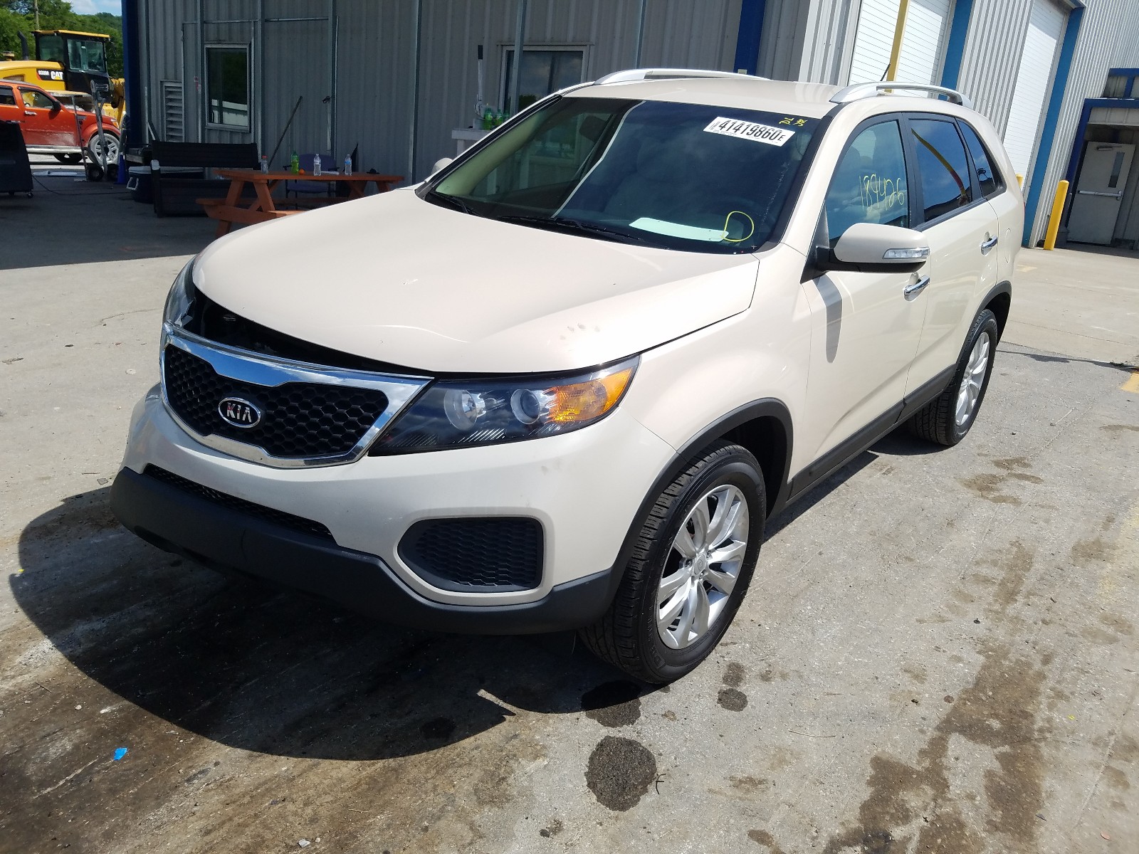 Photo 2 from auction – 2011 KIA SORENTO BA with VIN 5XYKT4A26BG102505