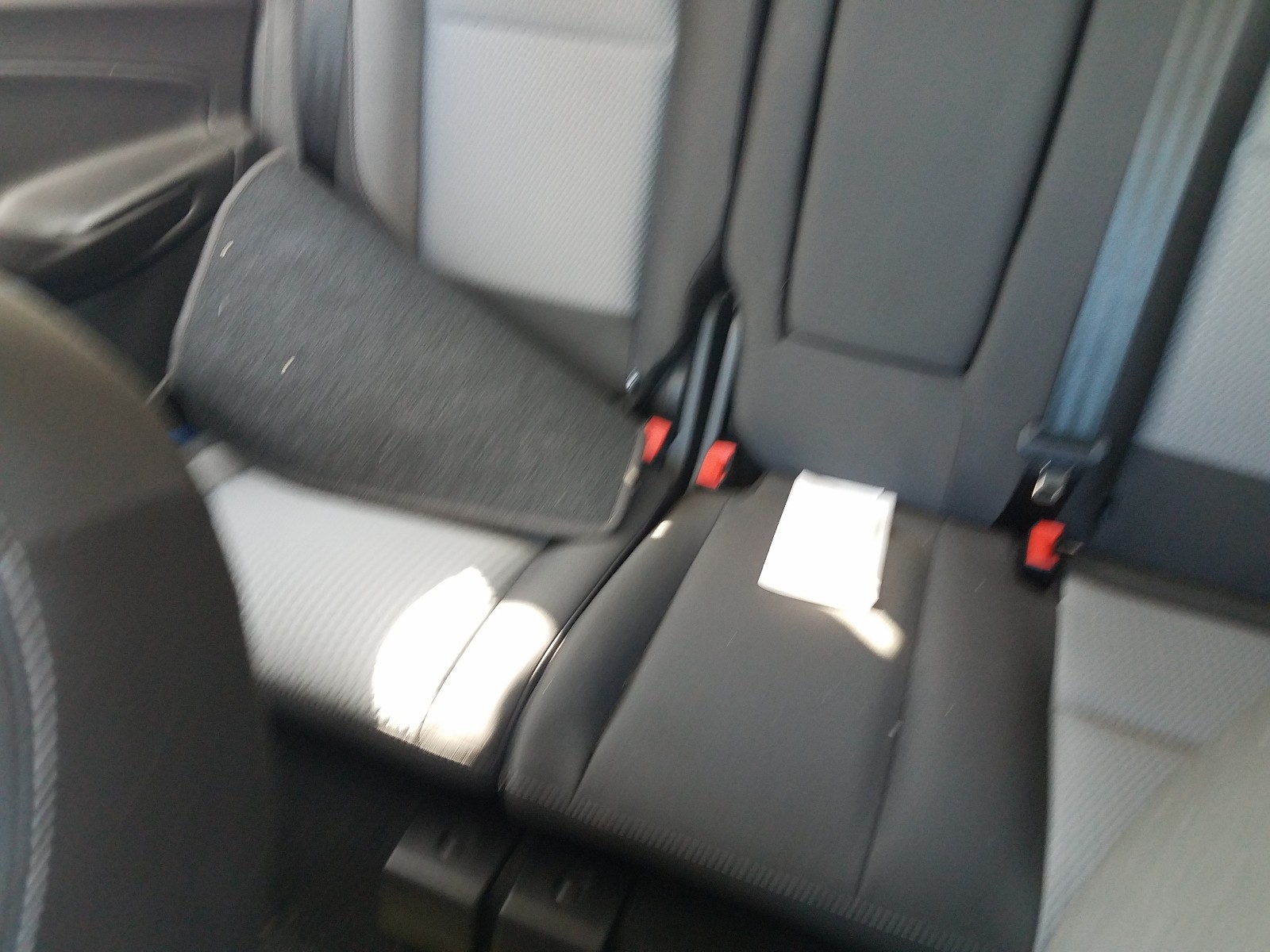 Photo 6 from auction – 2017 FORD ESCAPE SE with VIN 1FMCU9GD1HUA78950