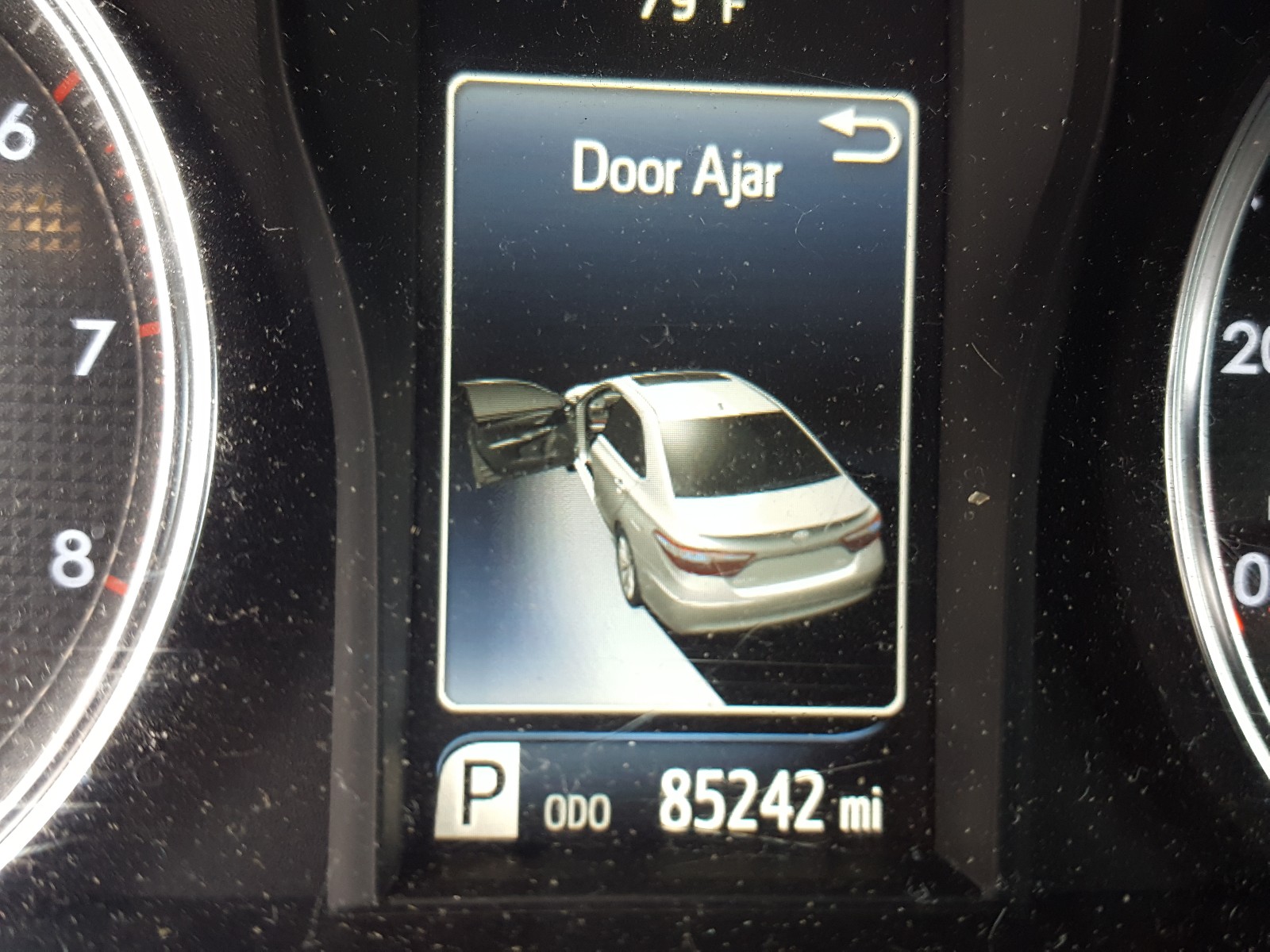 Photo 8 from auction – 2016 TOYOTA CAMRY LE with VIN 4T1BF1FK5GU247390