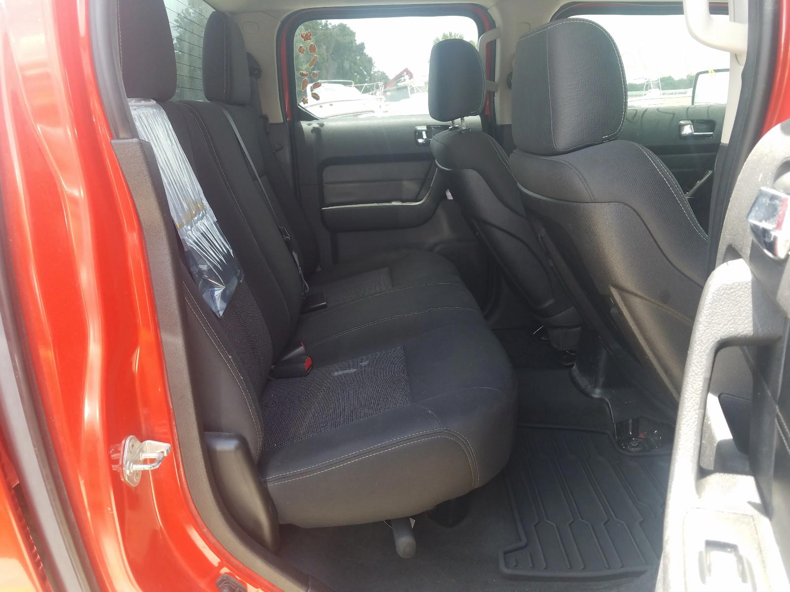 Photo 6 from auction – 2010 HUMMER H3T ALPHA with VIN 5GNRNKEP8A8122098