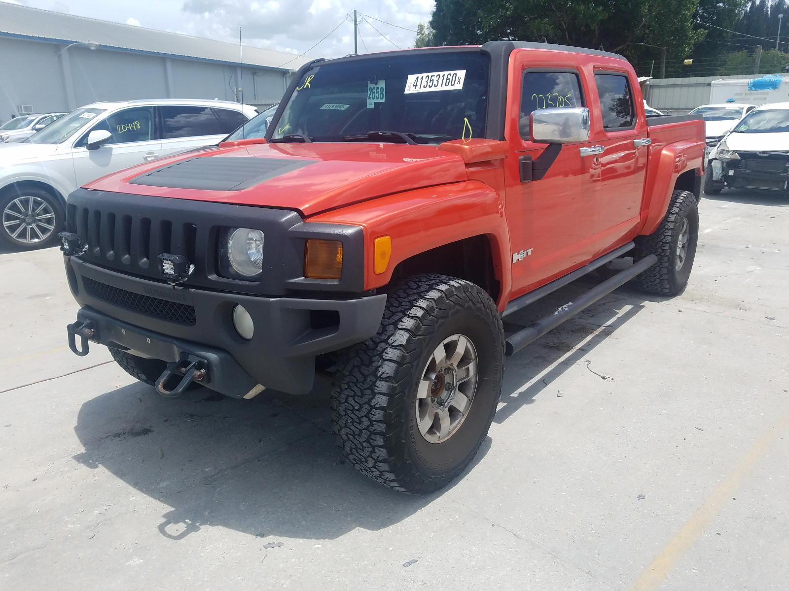 Photo 2 from auction – 2010 HUMMER H3T ALPHA with VIN 5GNRNKEP8A8122098
