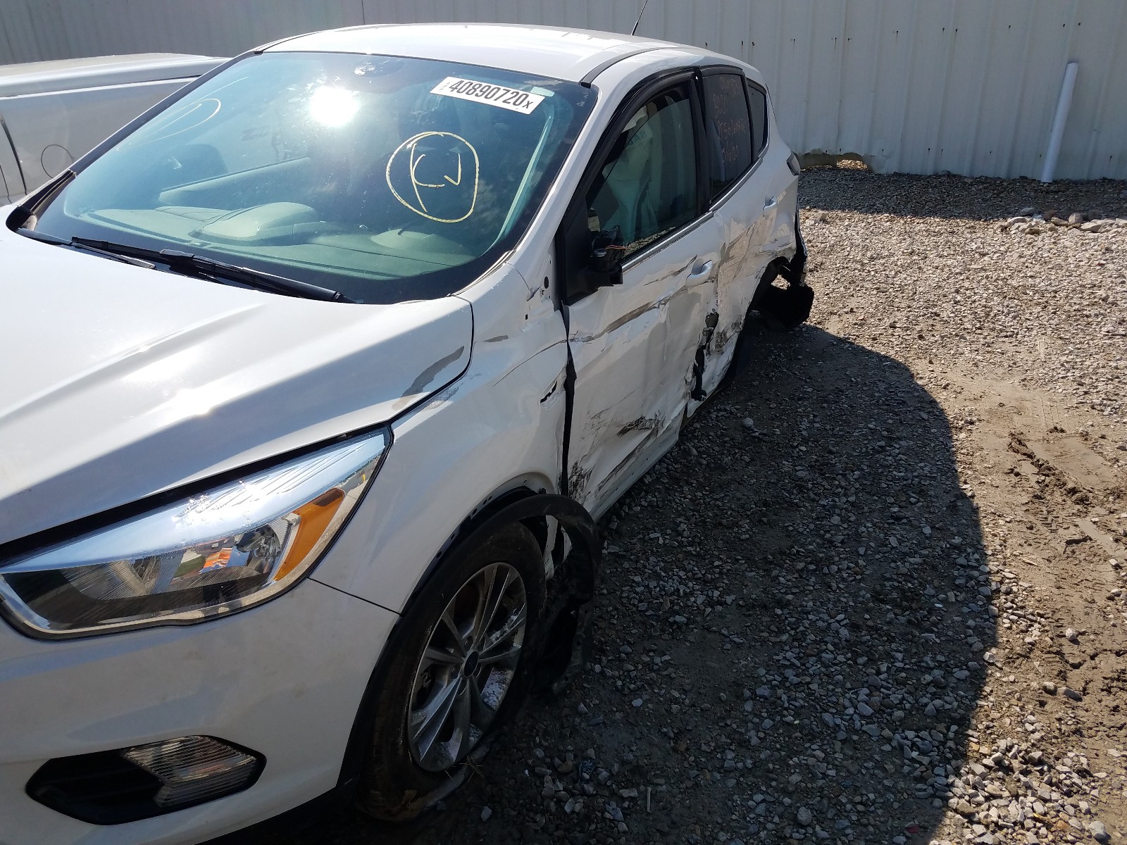 Photo 9 from auction – 2017 FORD ESCAPE SE with VIN 1FMCU9GD1HUA78950