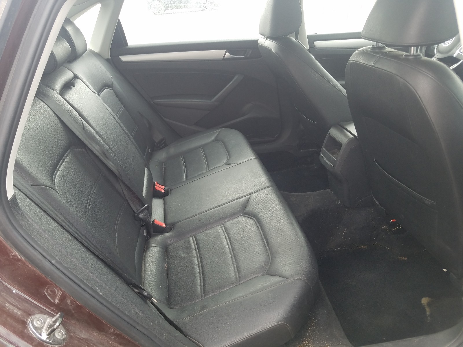 Photo 6 from auction – 2012 VOLKSWAGEN PASSAT SE with VIN 1VWBP7A39CC109434