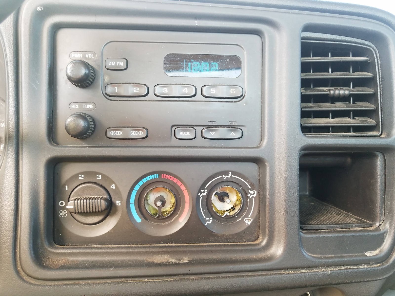 Photo 9 from auction – 2006 CHEVROLET SILVERADO with VIN 3GCEC14X76G268848