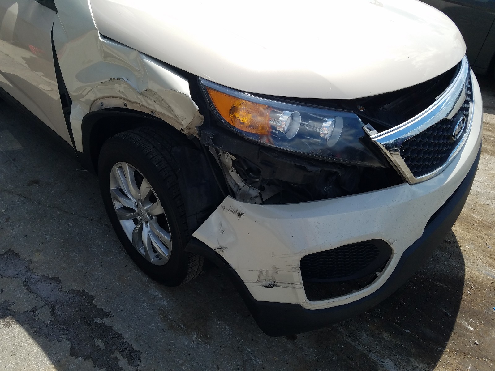 Photo 9 from auction – 2011 KIA SORENTO BA with VIN 5XYKT4A26BG102505