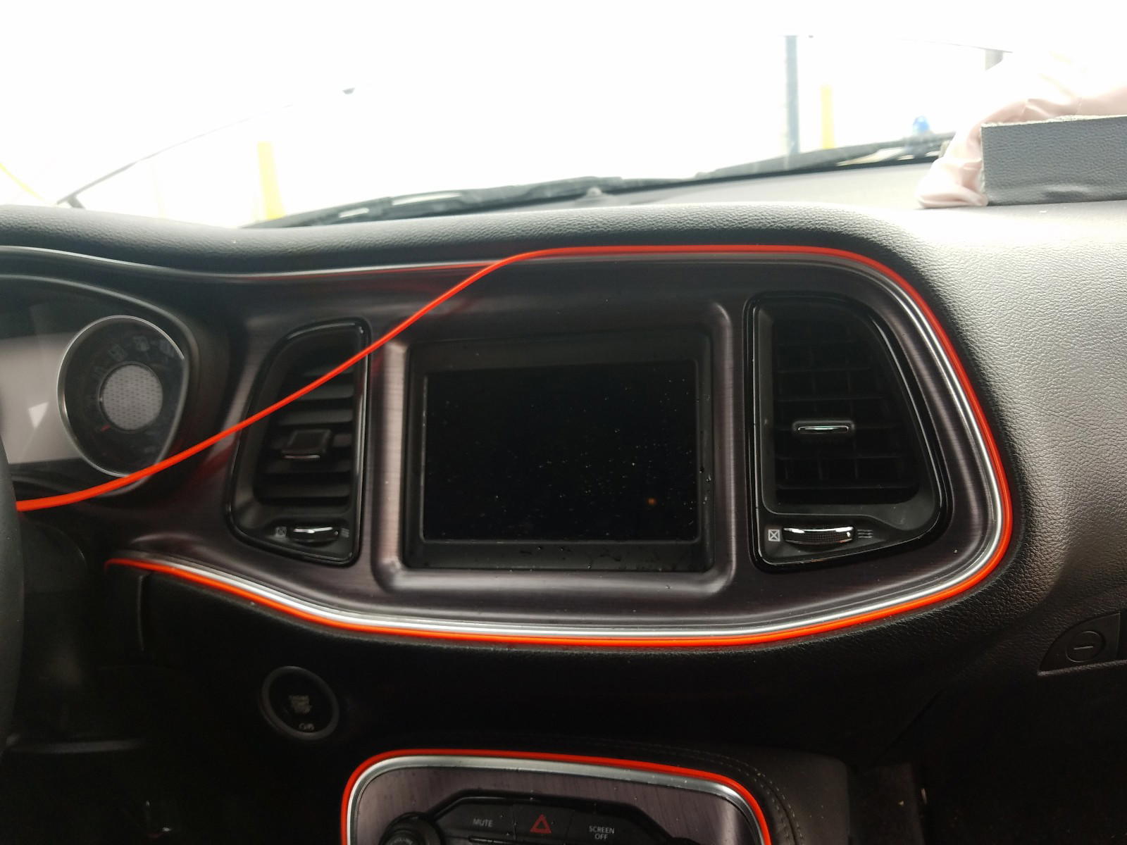 Photo 9 from auction – 2018 DODGE CHALLENGER with VIN 2C3CDZBT0JH123778