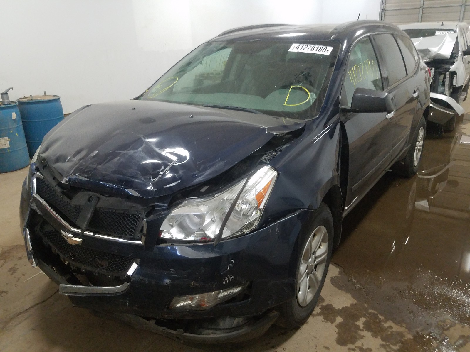 صورة رقم 2 من المزاد - 2011 CHEVROLET TRAVERSE L مع VIN 1GNKVEED2BJ290832
