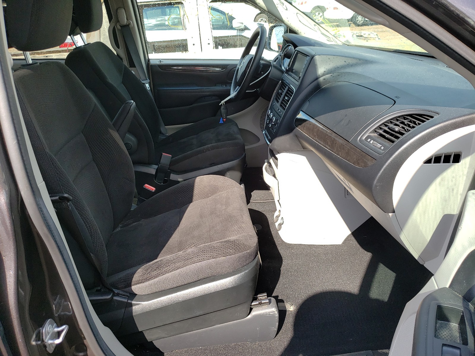 Photo 5 from auction – 2018 DODGE GRAND CARA with VIN 2C4RDGBG6JR167887