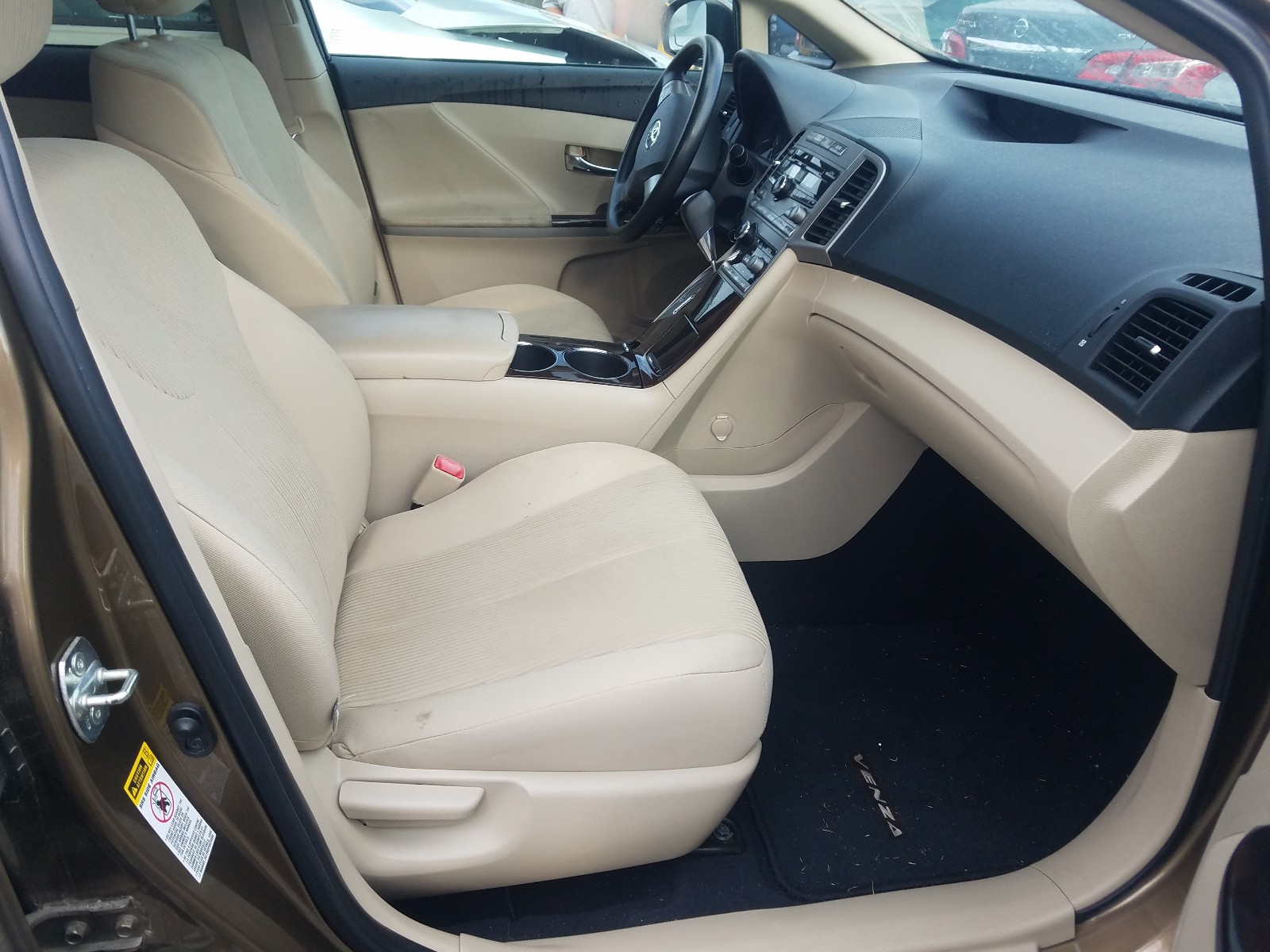 Photo 5 from auction – 2009 TOYOTA VENZA with VIN 4T3ZE11A29U008647