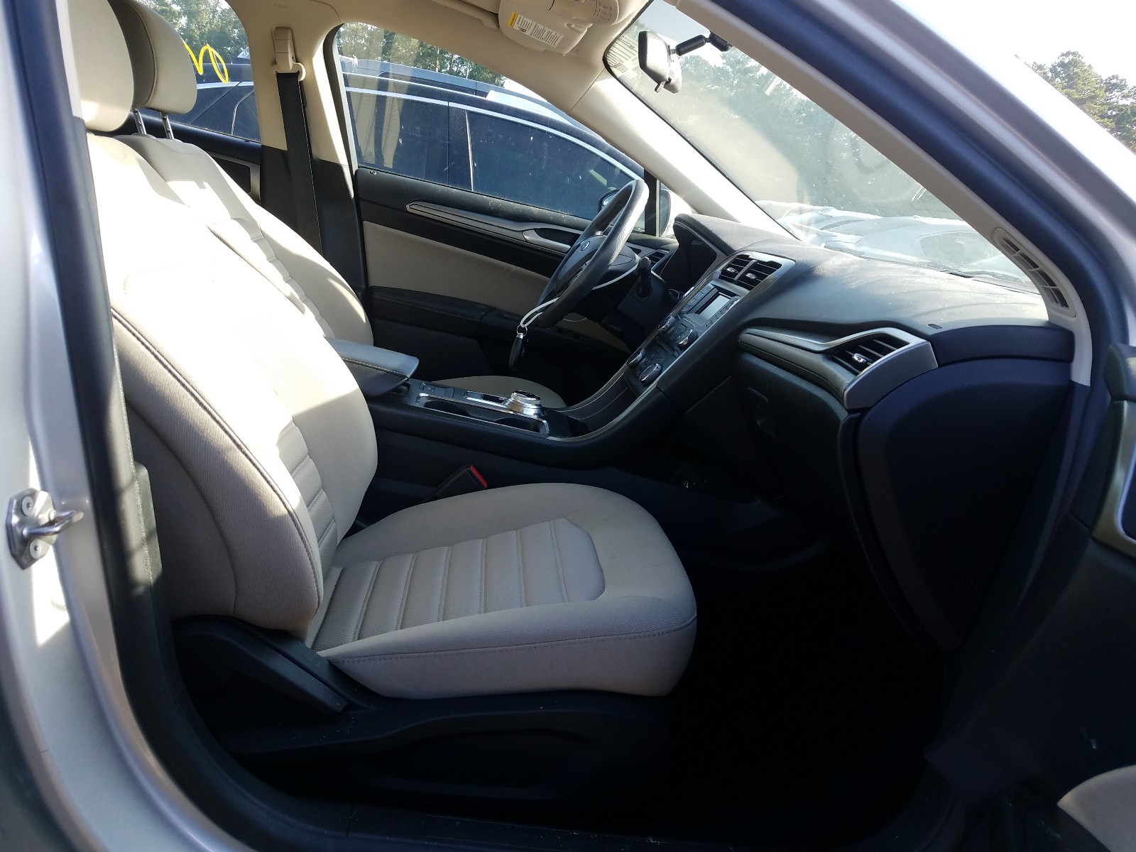 Photo 5 from auction – 2018 FORD FUSION S with VIN 3FA6P0G76JR195568