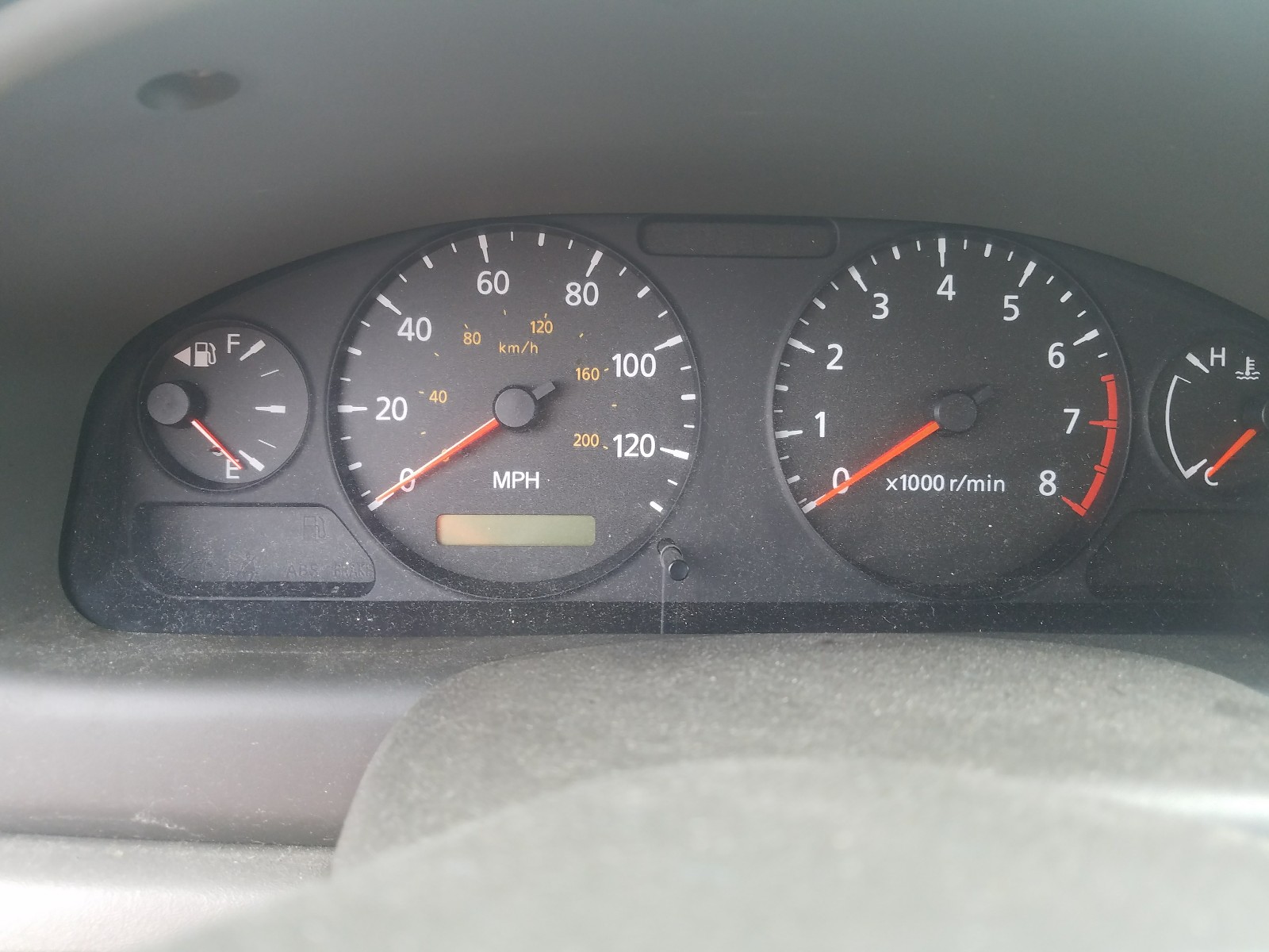 Photo 8 from auction – 2004 NISSAN SENTRA 1.8 with VIN 3N1CB51D64L908079