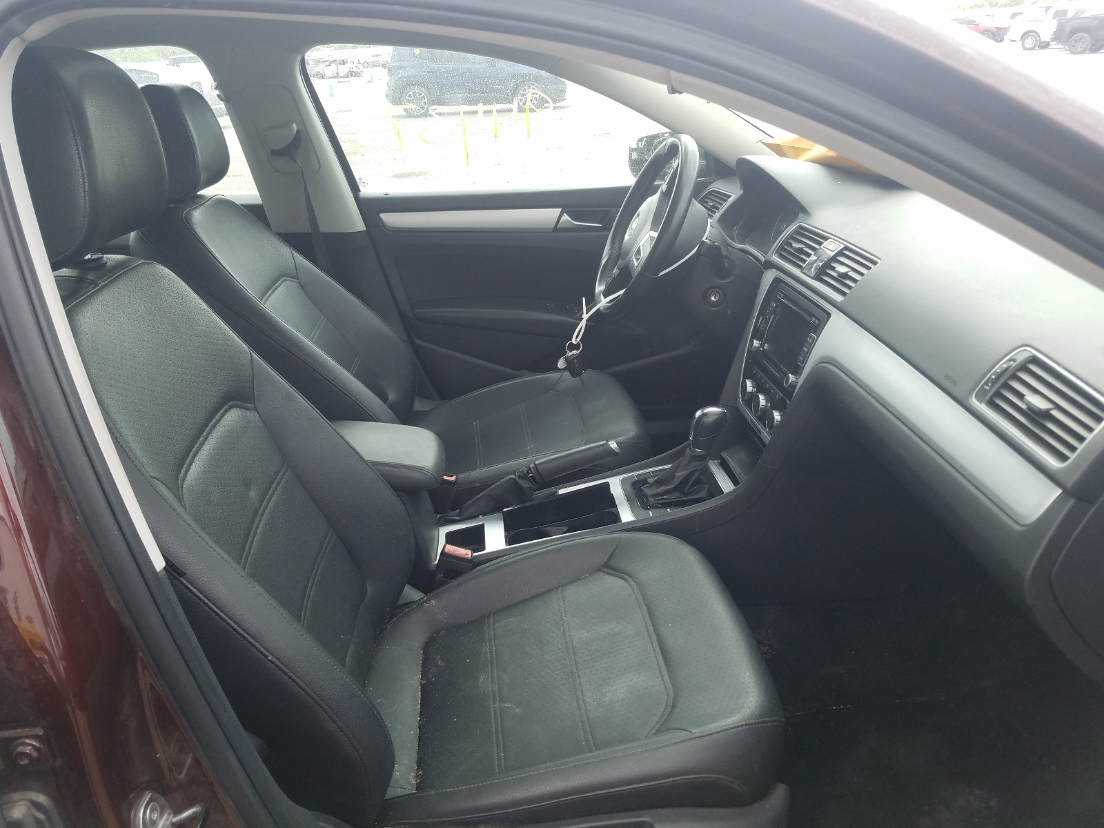 Photo 5 from auction – 2012 VOLKSWAGEN PASSAT SE with VIN 1VWBP7A39CC109434