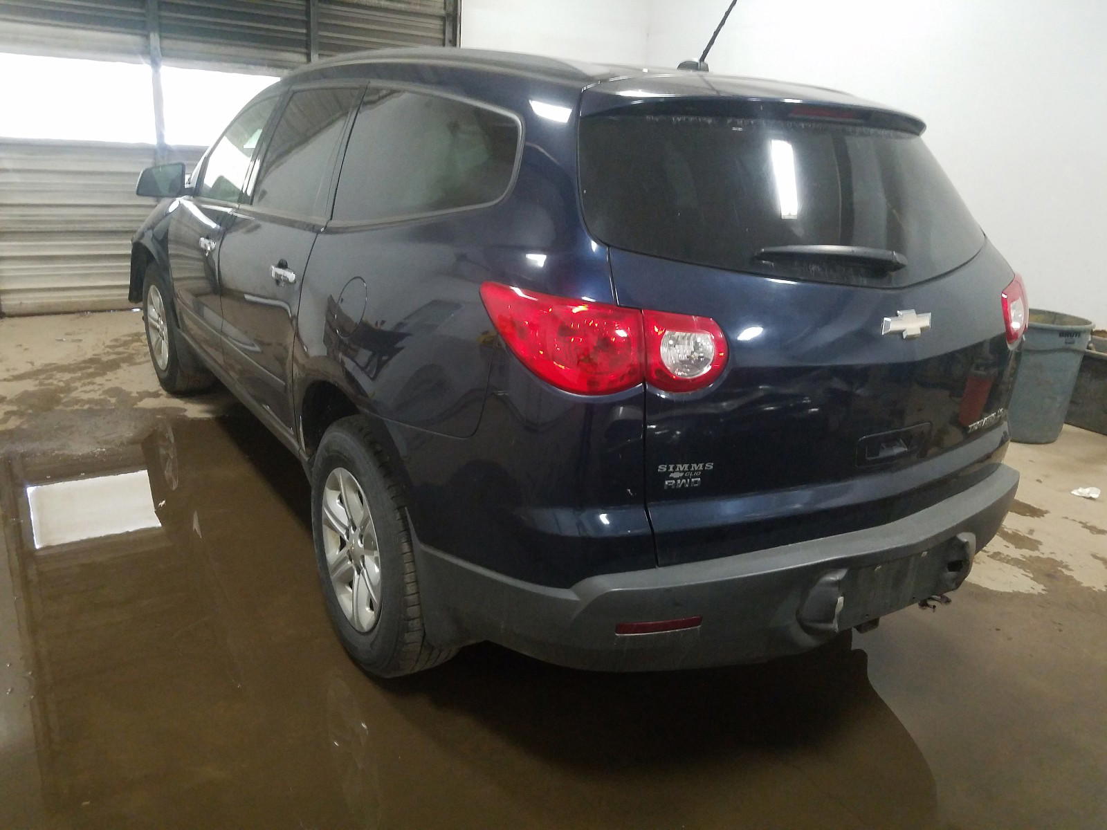 Photo 3 from auction – 2011 CHEVROLET TRAVERSE L with VIN 1GNKVEED2BJ290832
