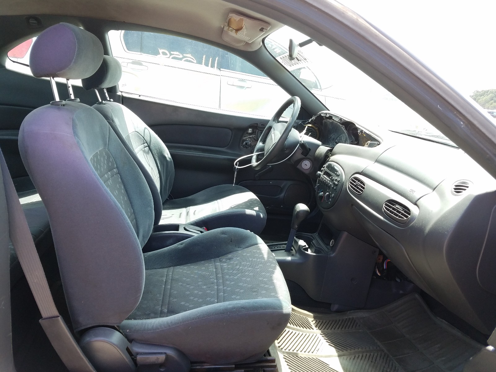 Photo 5 from auction – 2003 FORD ESCORT ZX2 with VIN 3FAFP11353R122402