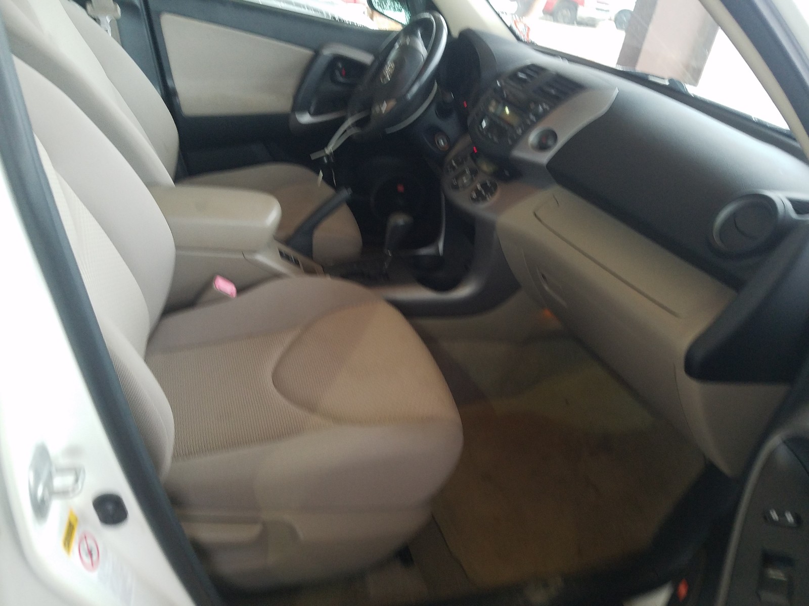 Photo 5 from auction – 2008 TOYOTA RAV4 LIMIT with VIN JTMZD31V585085844