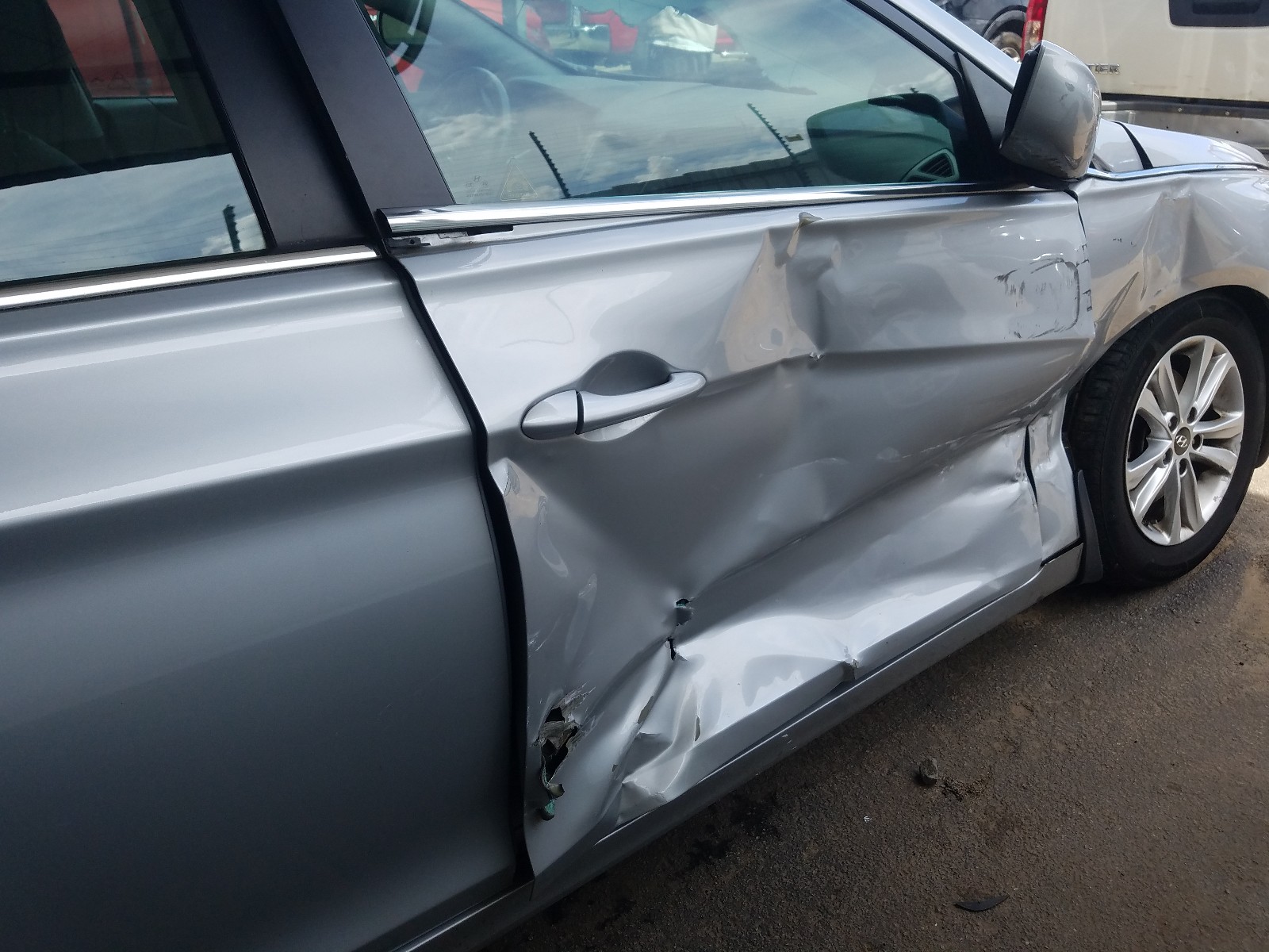 Photo 9 from auction – 2013 HYUNDAI SONATA GLS with VIN 5NPEB4AC0DH633977
