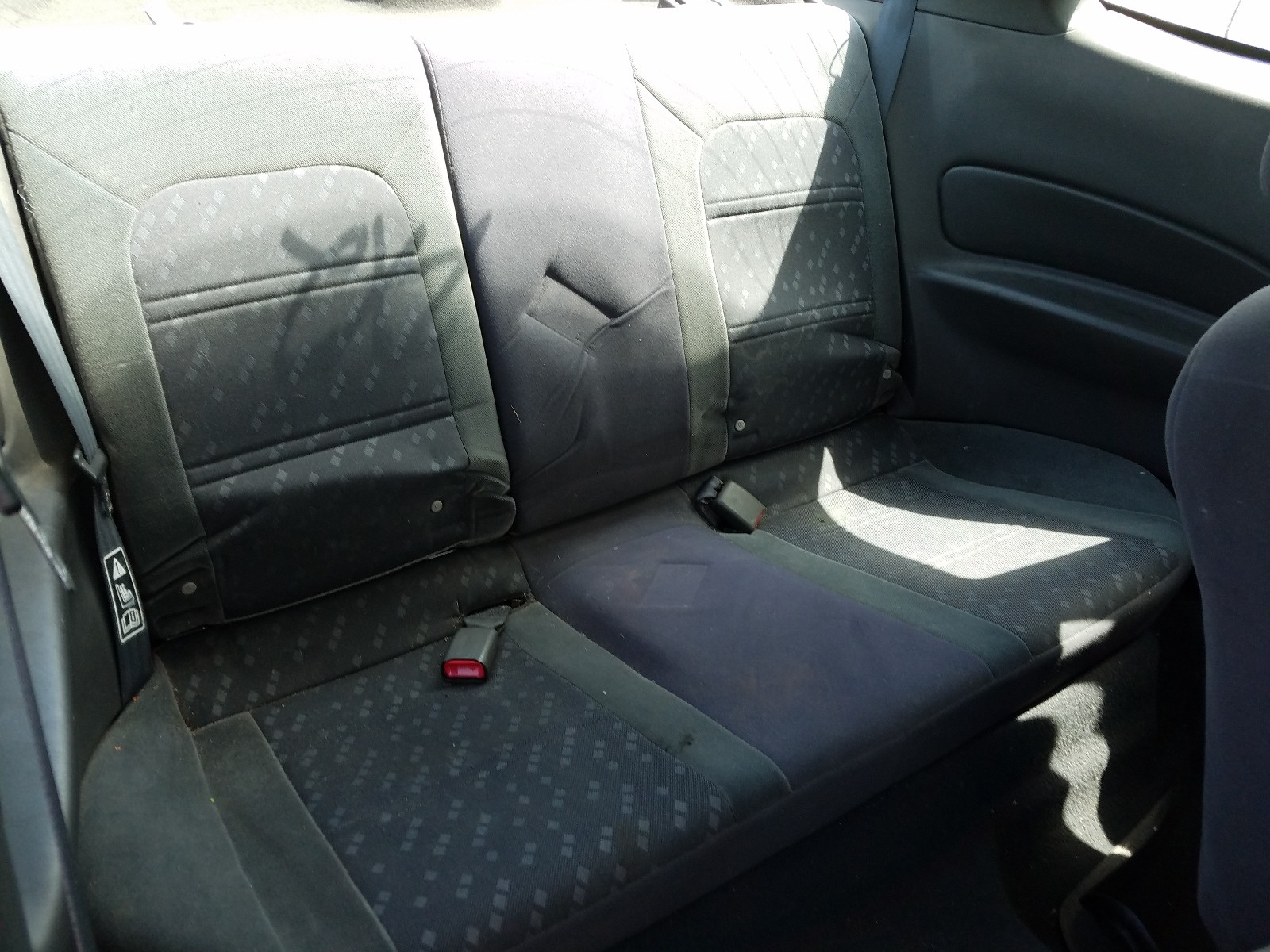Photo 6 from auction – 2003 FORD ESCORT ZX2 with VIN 3FAFP11353R122402