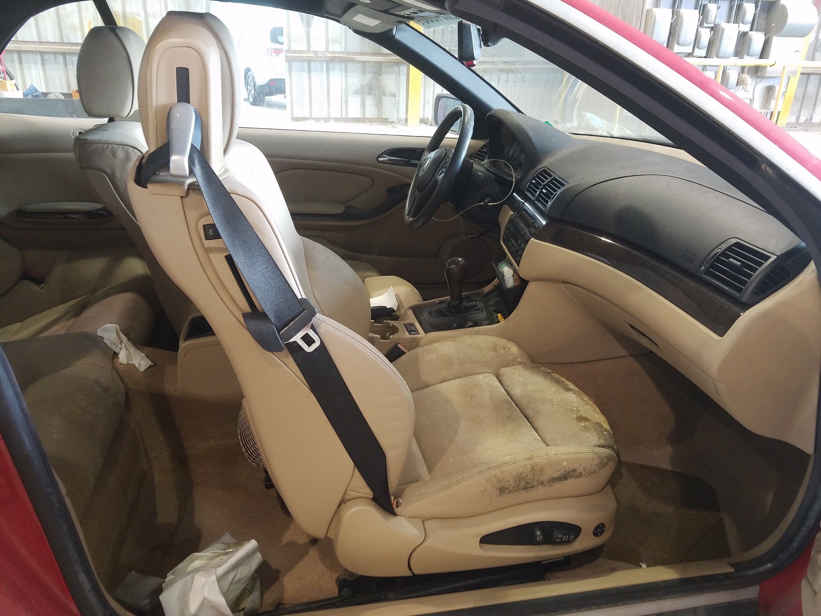 Photo 15 from auction – 2004 BMW 330 CI with VIN WBABW534X4PL42665