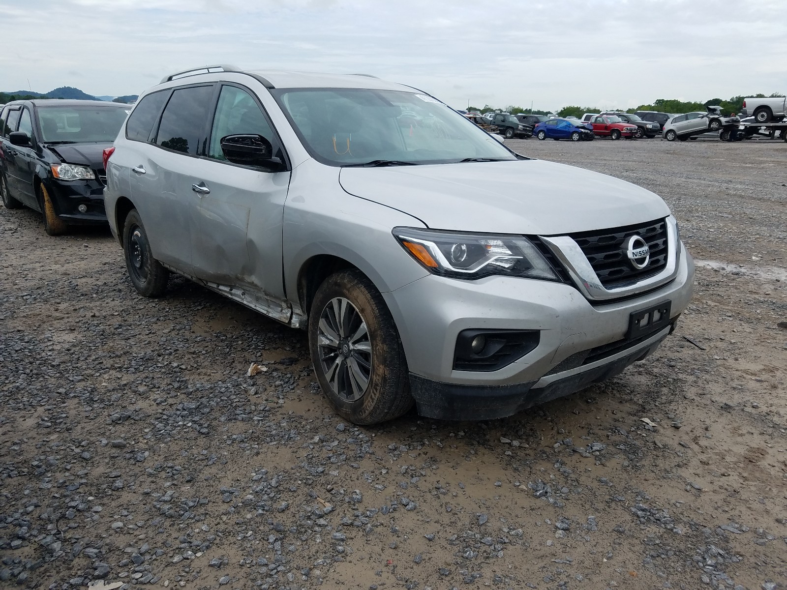 Photo 1 from auction – 2017 NISSAN PATHFINDER with VIN 5N1DR2MM1HC662739