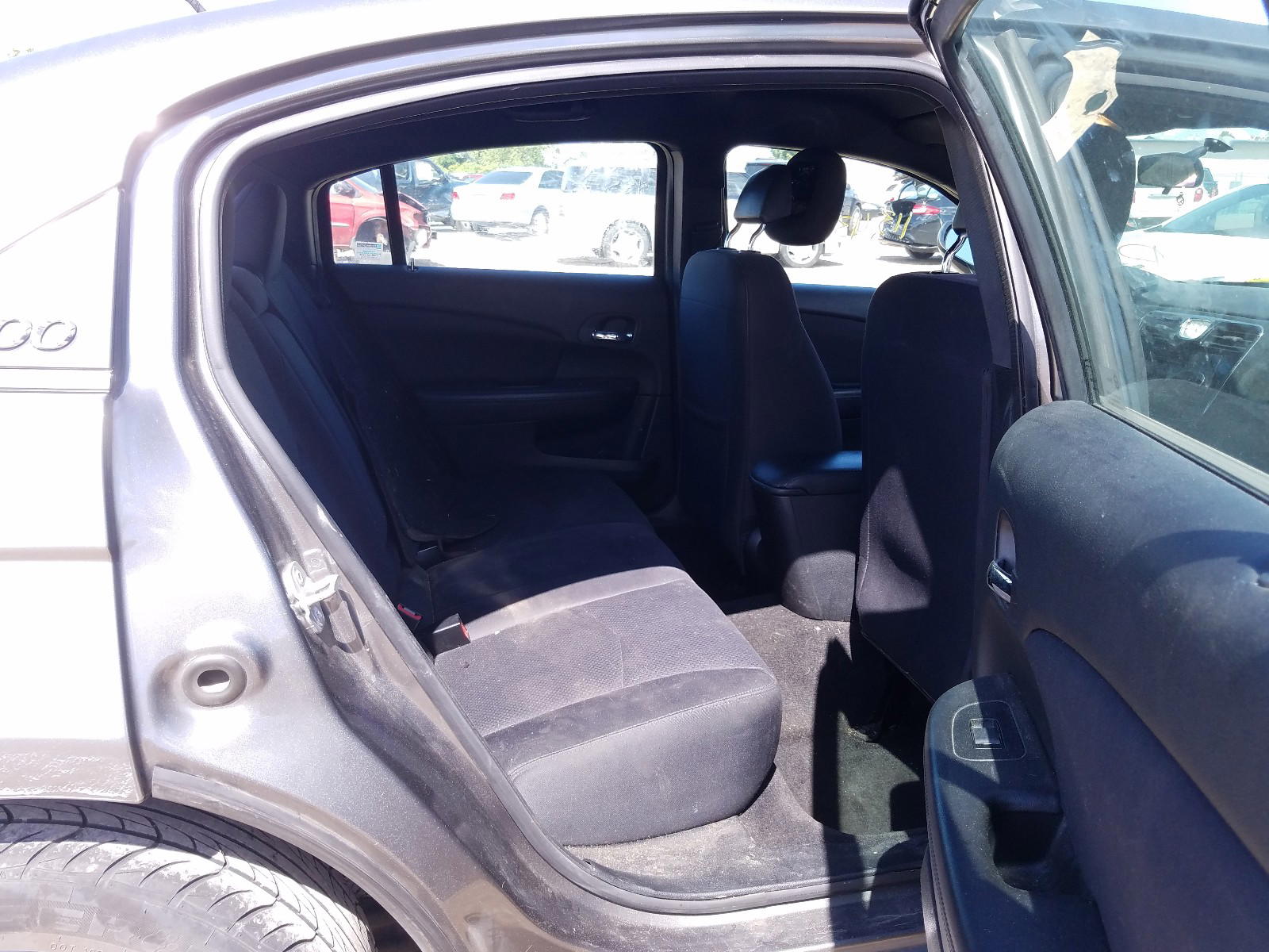 Photo 6 from auction – 2012 CHRYSLER 200 LX with VIN 1C3CCBAB5CN262009