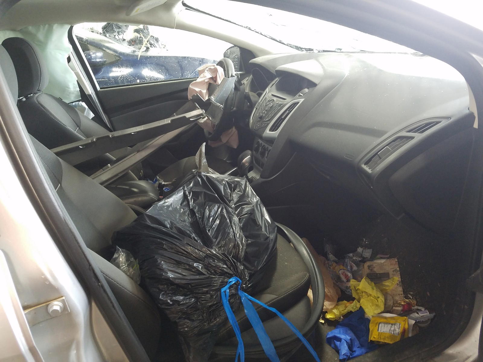 Photo 5 from auction – 2013 FORD FOCUS SE with VIN 1FADP3F29DL232355