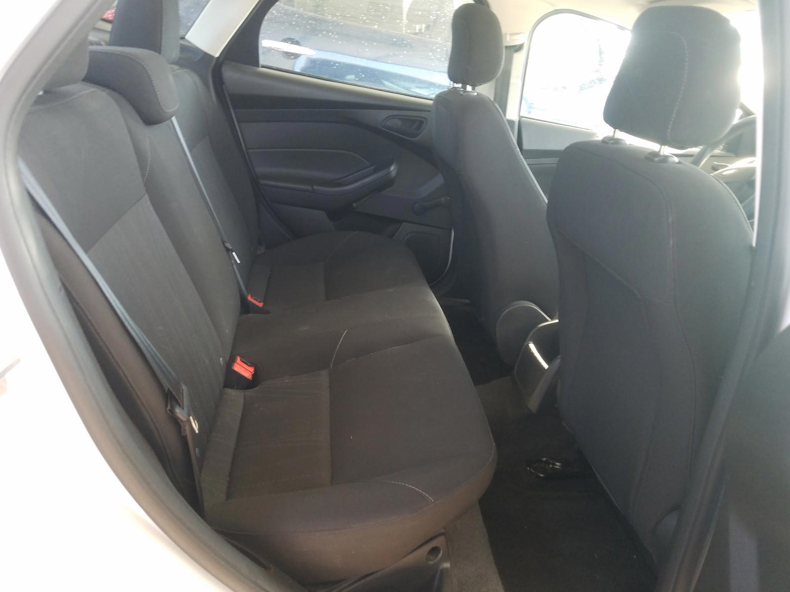 Photo 6 from auction – 2016 FORD FOCUS S with VIN 1FADP3E27GL369140