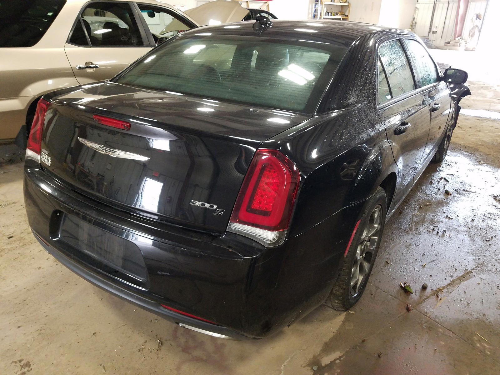 Photo 4 from auction – 2015 CHRYSLER 300 S with VIN 2C3CCAGG9FH781669