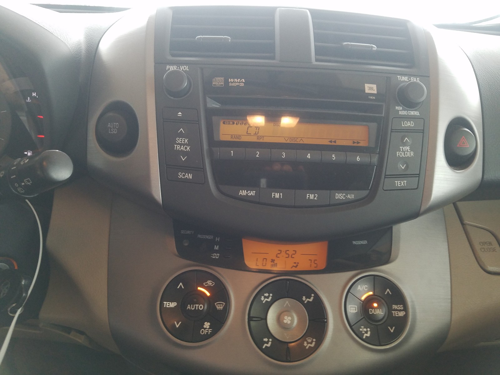 Photo 9 from auction – 2008 TOYOTA RAV4 LIMIT with VIN JTMZD31V585085844