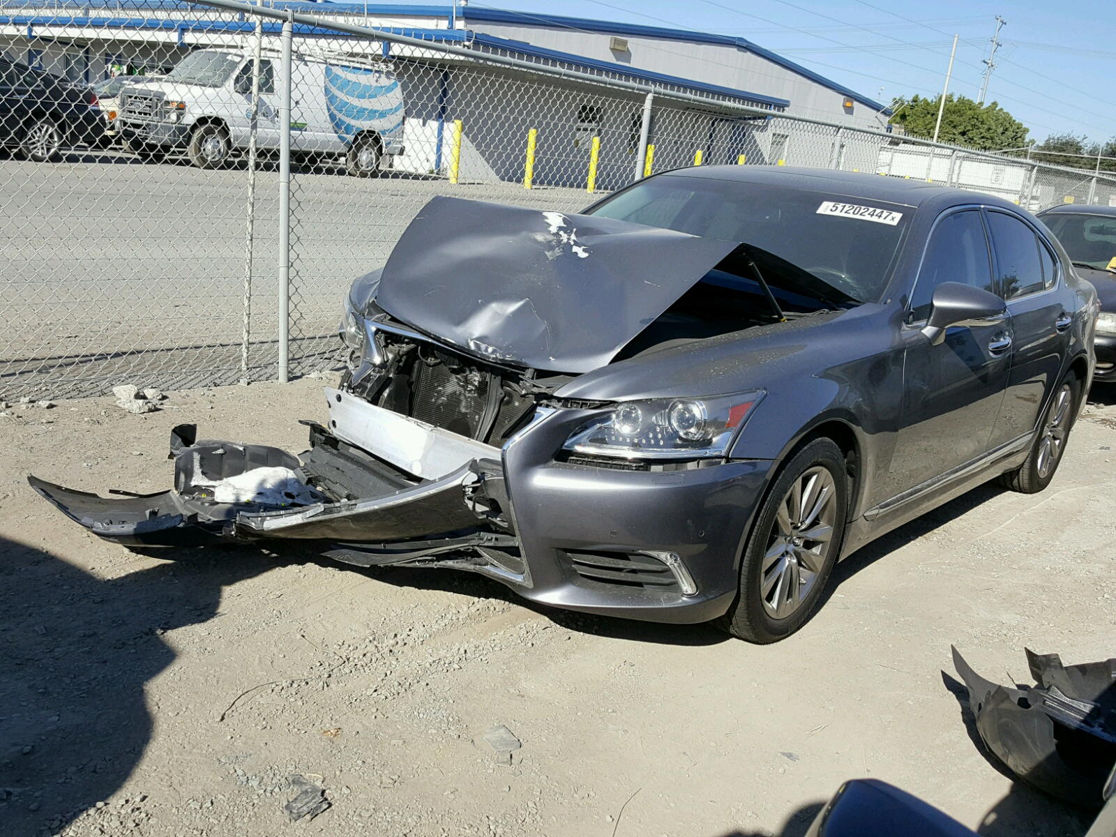 Photo 2 from auction – 2016 LEXUS LS 460 with VIN JTHBL5EF0G5141219