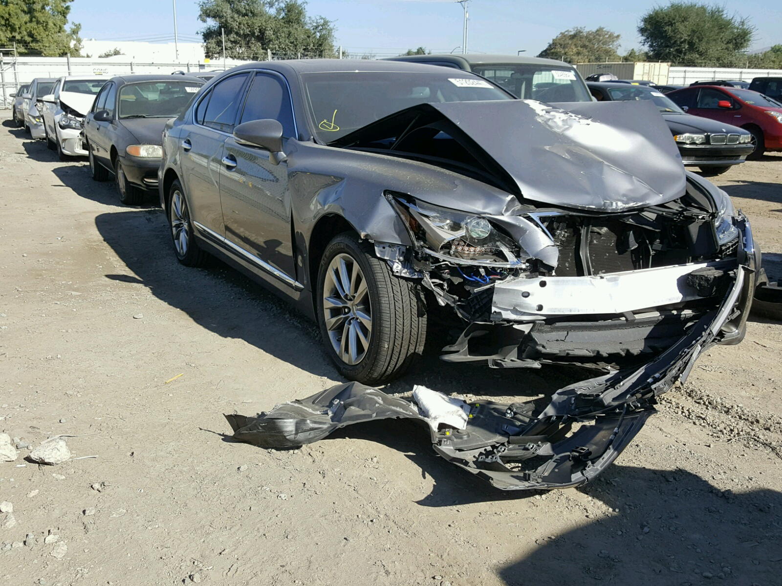 LEXUS LS 460 2016 with VIN JTHBL5EF0G5141219 - Photo from auction