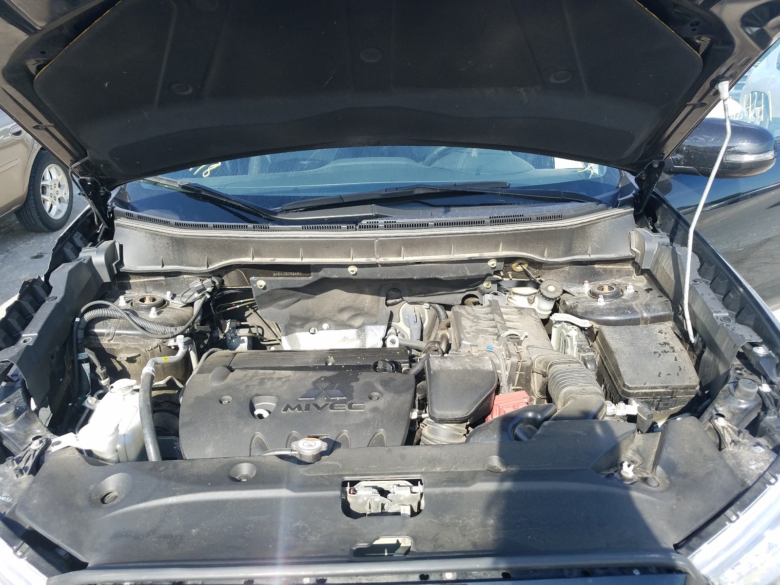 Photo 7 from auction – 2018 MITSUBISHI OUTLANDER with VIN JA4AP3AW0JZ032457