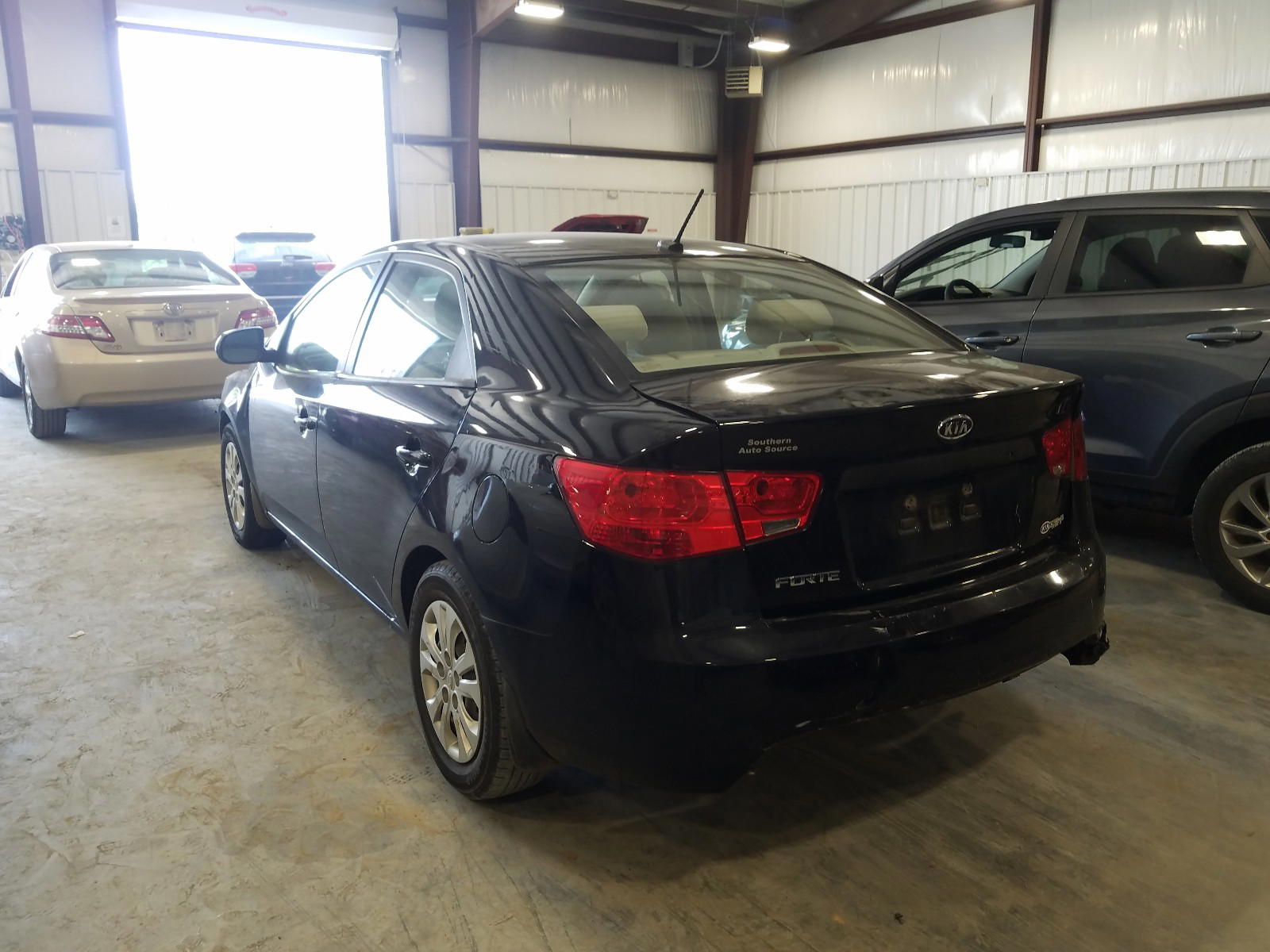 Photo 3 from auction – 2011 KIA FORTE LX with VIN KNAFT4A22B5436036