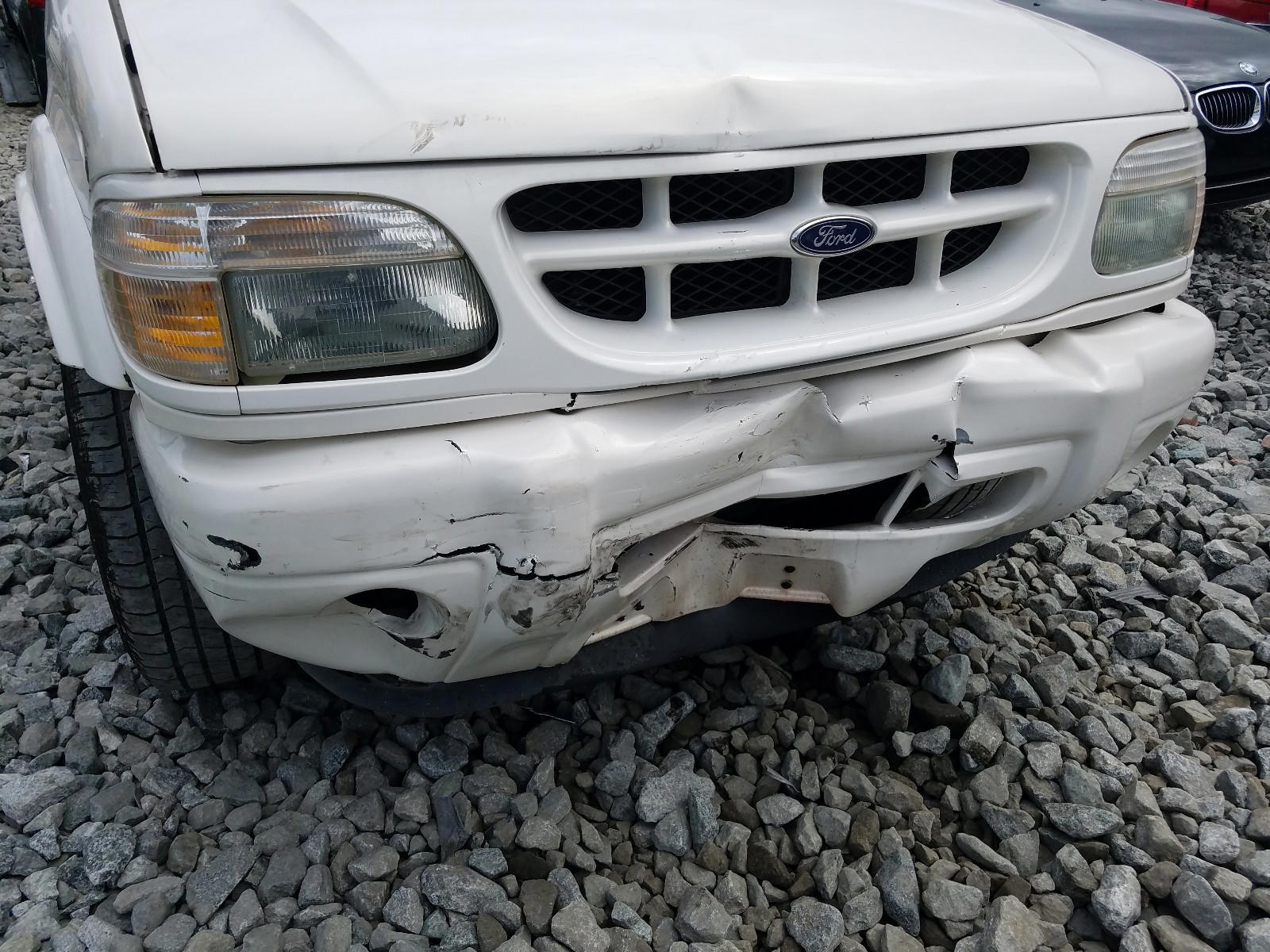 Photo 9 from auction – 2000 FORD EXPLORER with VIN 1FMZU65P2YZB39022