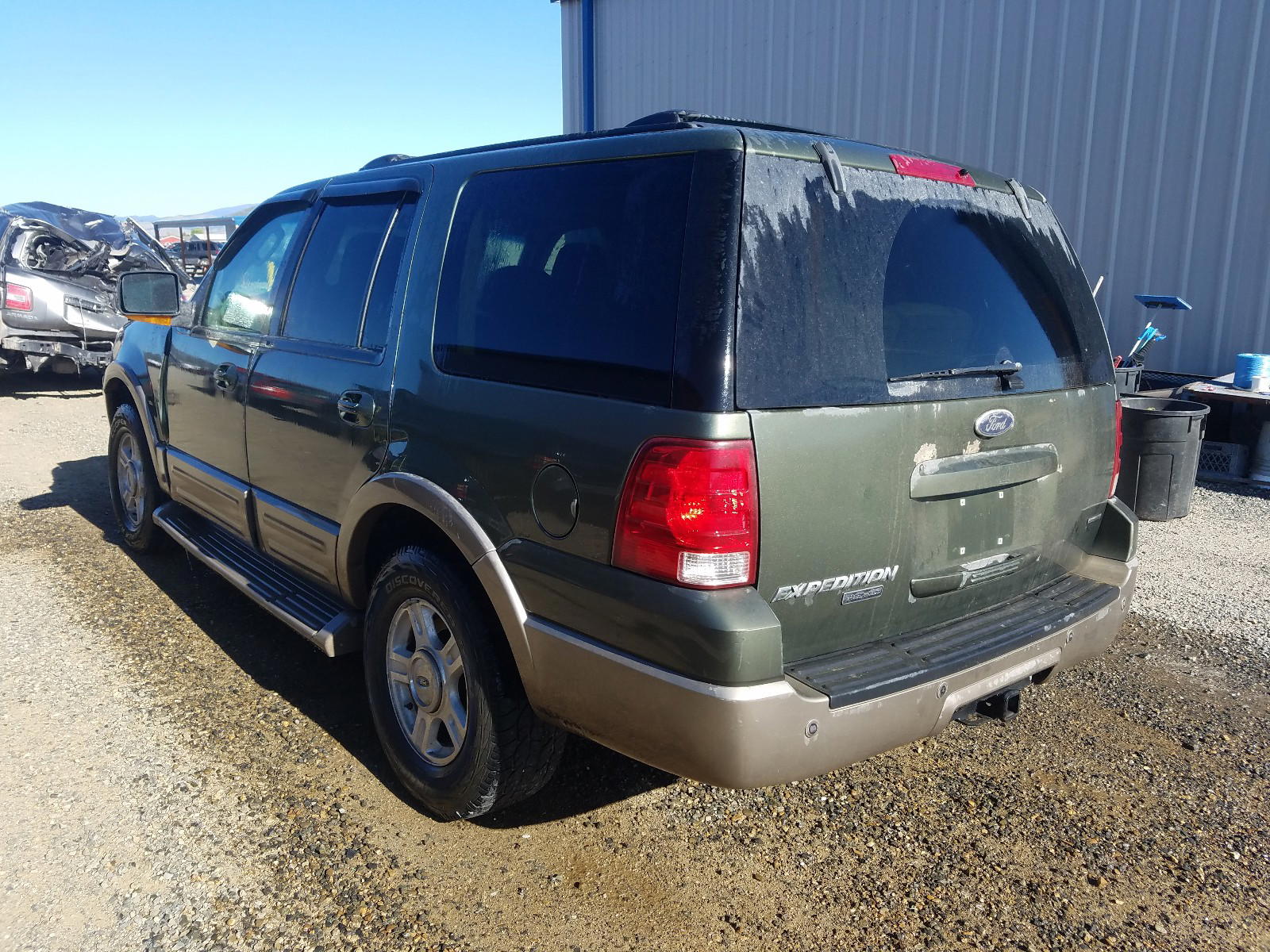 Photo 3 from auction – 2004 FORD EXPEDITION with VIN 1FMFU18L84LA17566